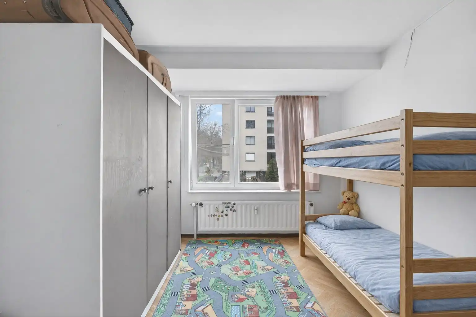 Lichtrijk 2-slpk app nabij centrum Brugge foto 7