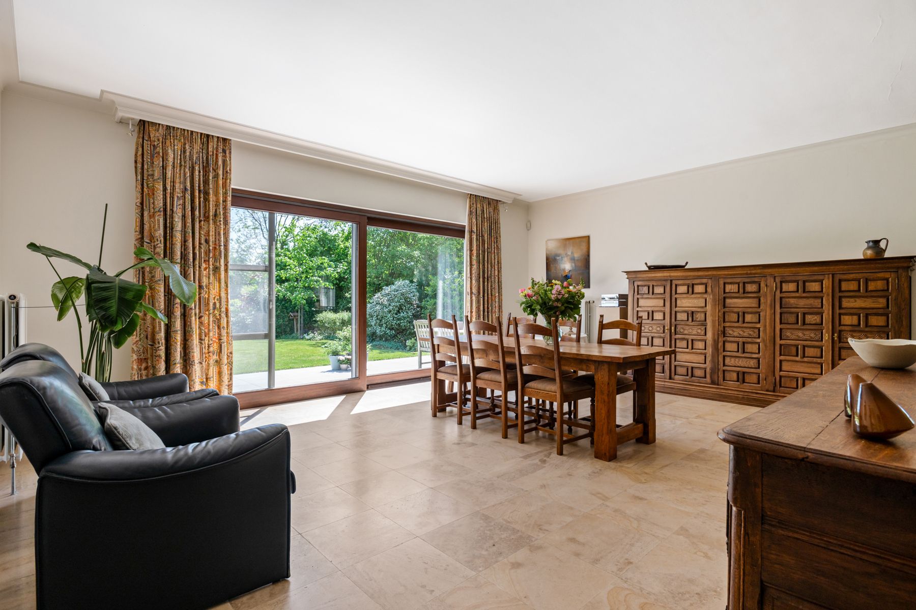 Ruime villa met praktijkruimte in rustige doodlopende straat. foto 10