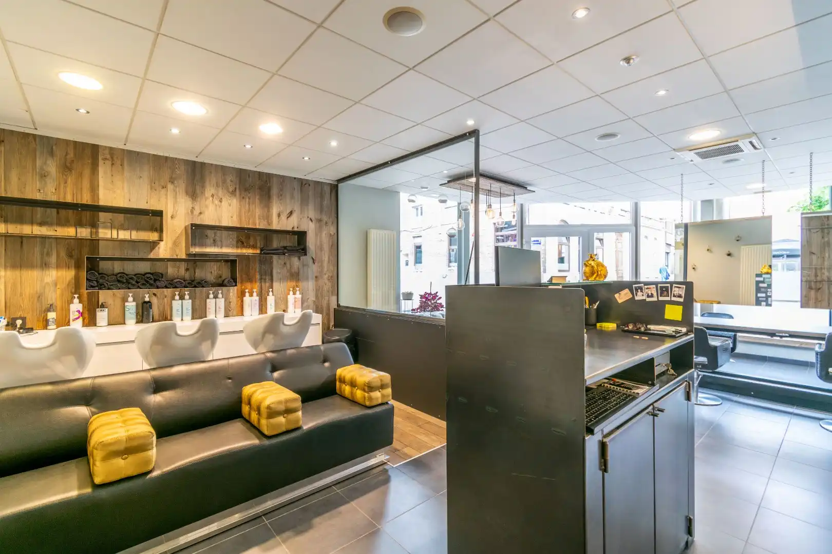 Een handels gelijkvloers op een perfecte commerciële ligging te Halle! foto 11