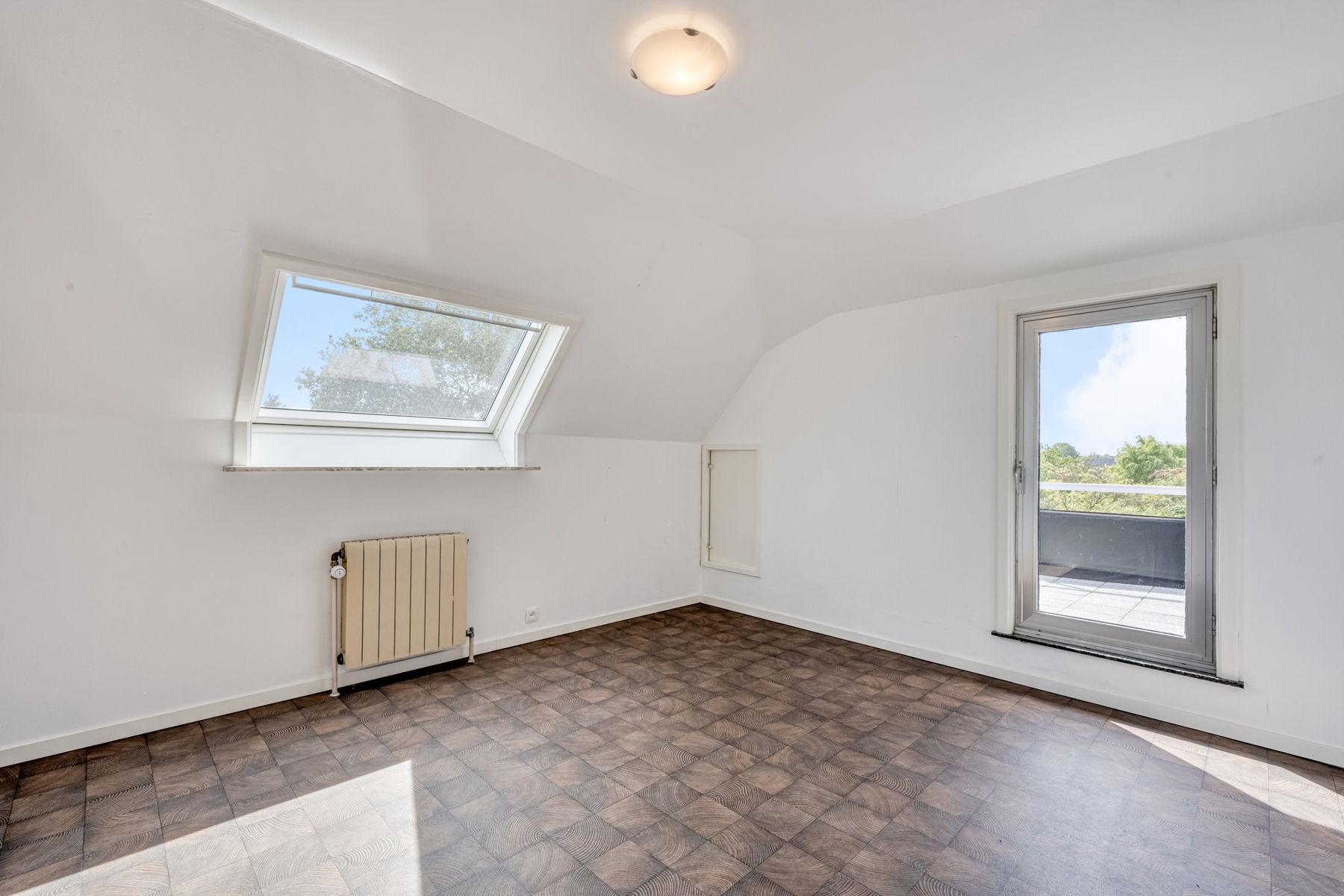 Appartement met 2 slpk een terras en garage met berging foto 12