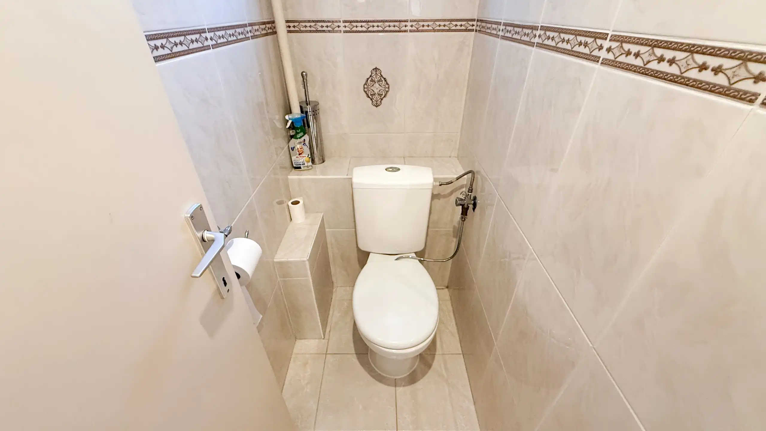 Moderne en gezellige woning met 5 slpkmrs en zonnepanelen! foto 21