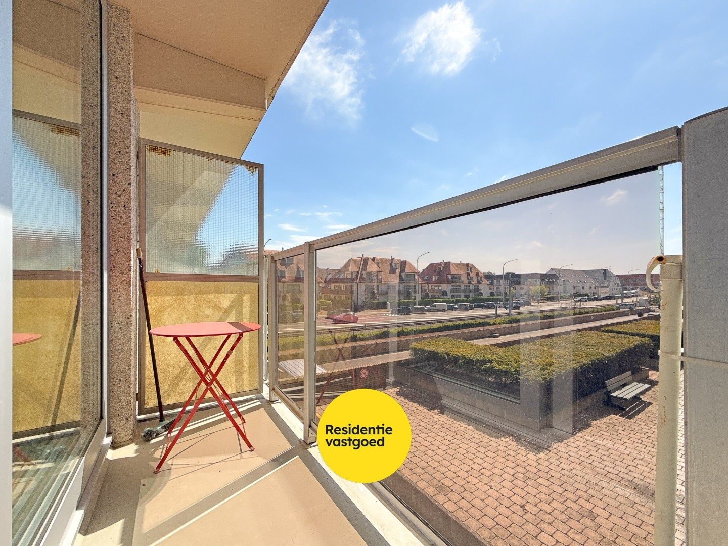 Instapklare gemeubelde studio (30 m²) met terras te Nieuwpoort-Bad. foto 5