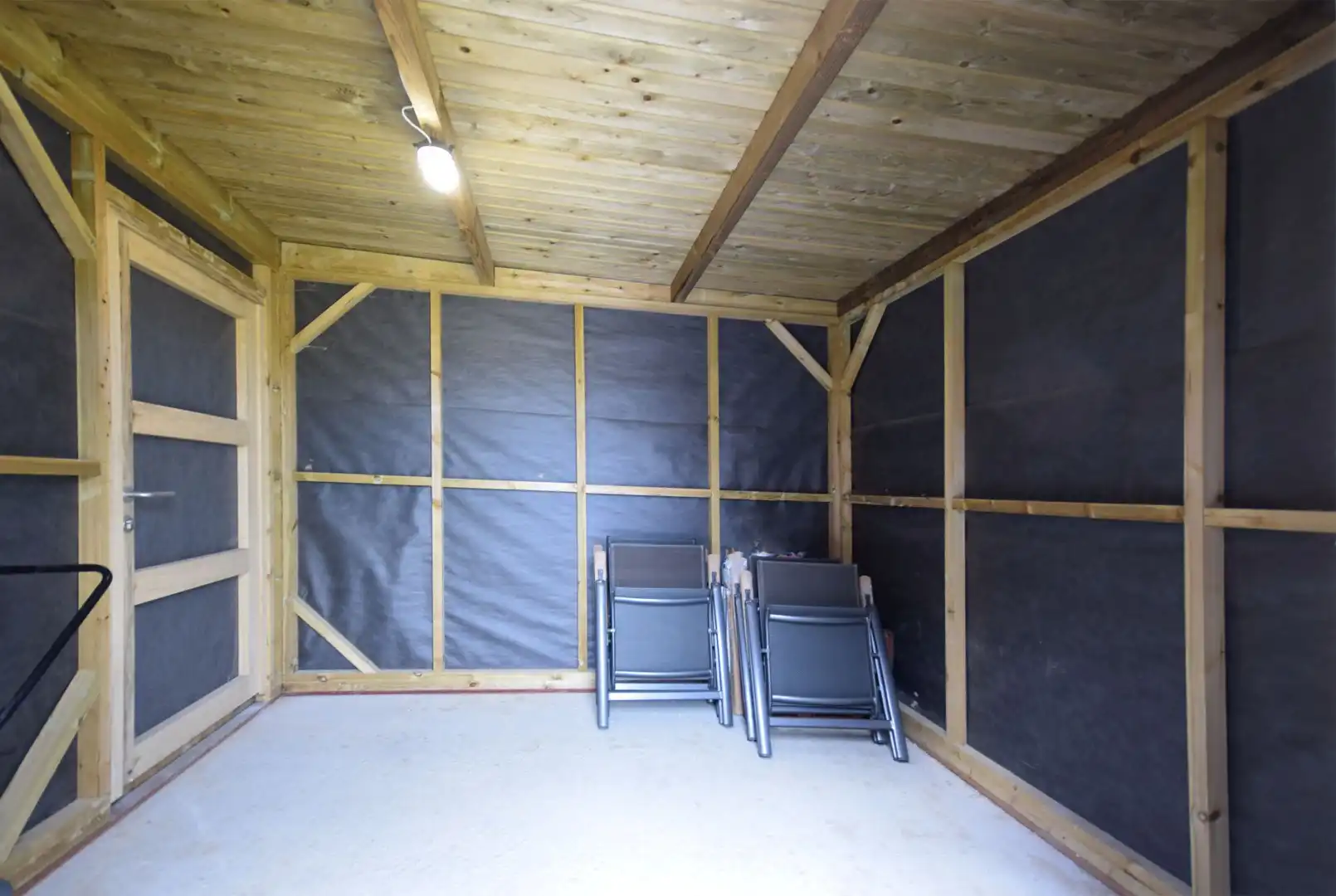 Instapklare gezinswoning te huur in Roeselare foto 14
