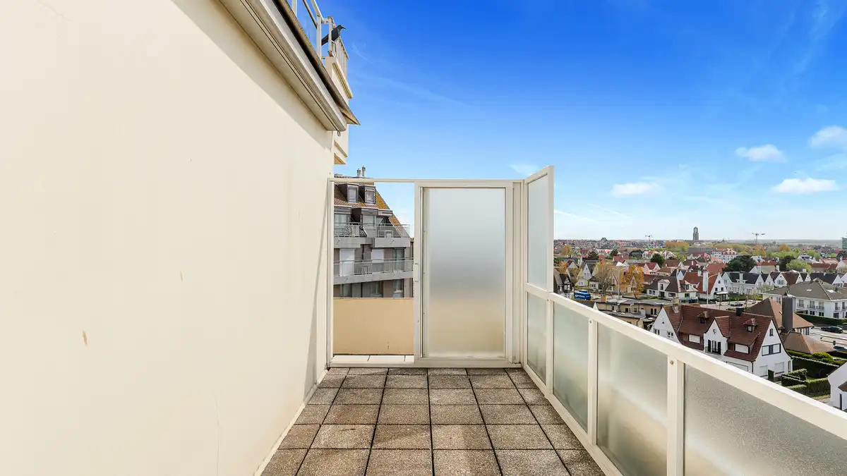 Appartement met veel potentieel: zon, zeezicht en rust foto 26