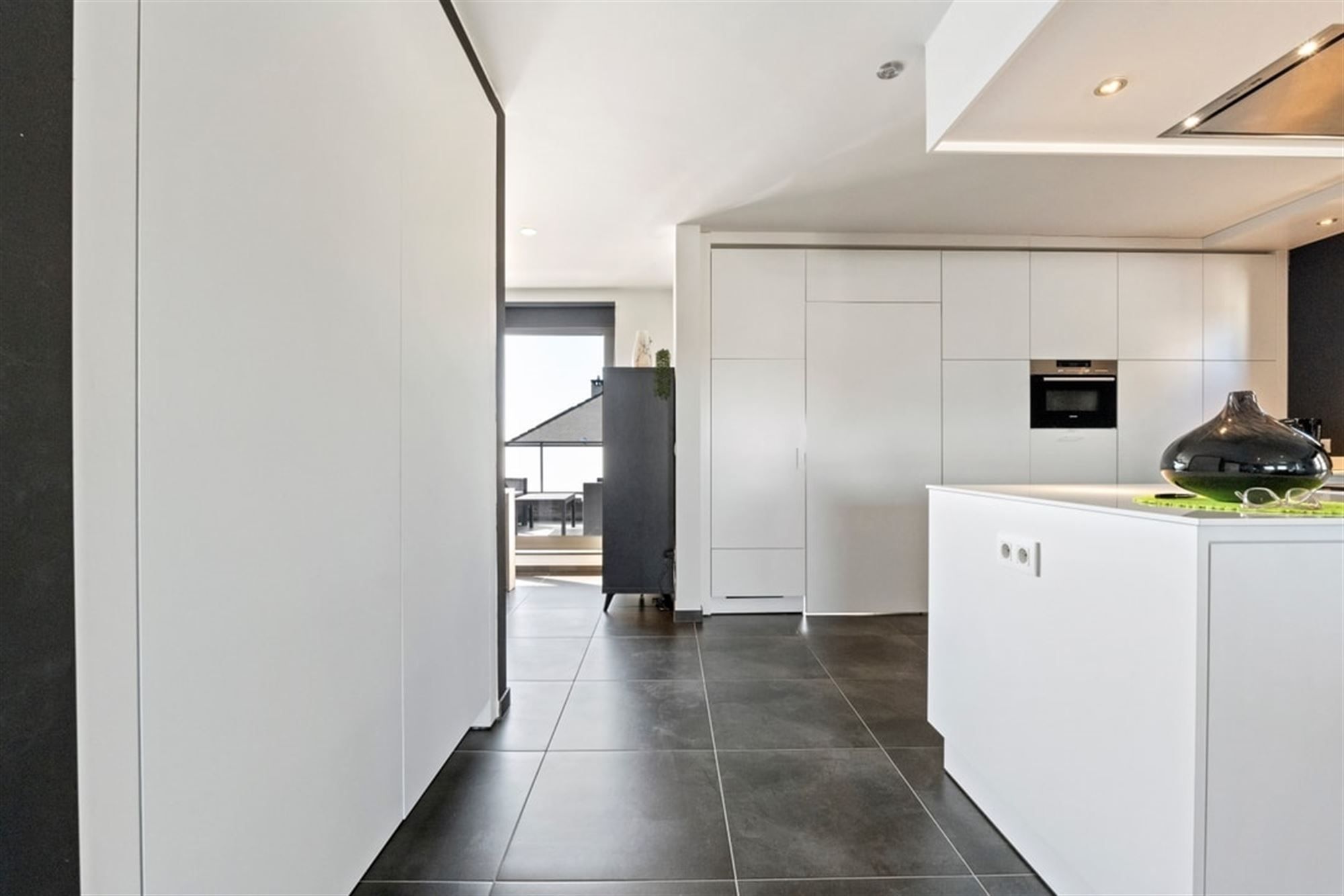 INSTAPKLAAR 2 SLK APPARTEMENT MET ONDERGRONDSE STAANPLAATS IN HARTJE MAASMECHELEN  foto 11