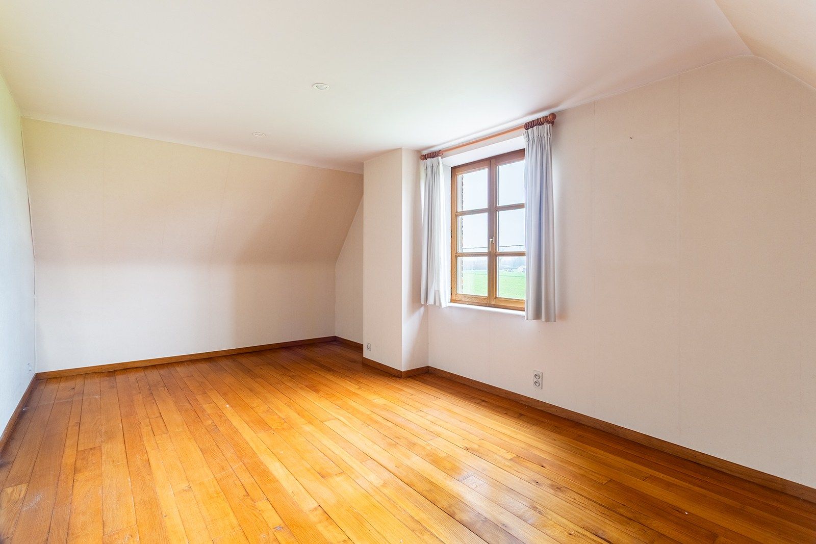 Charmante gezinswoning op 6.217 m² foto 40