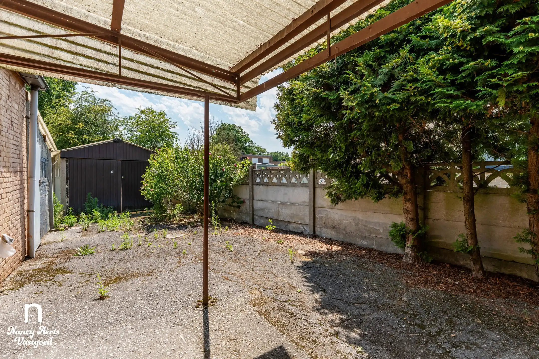 Karaktervolle renovatiewoning met tuin veel potentieel foto 18