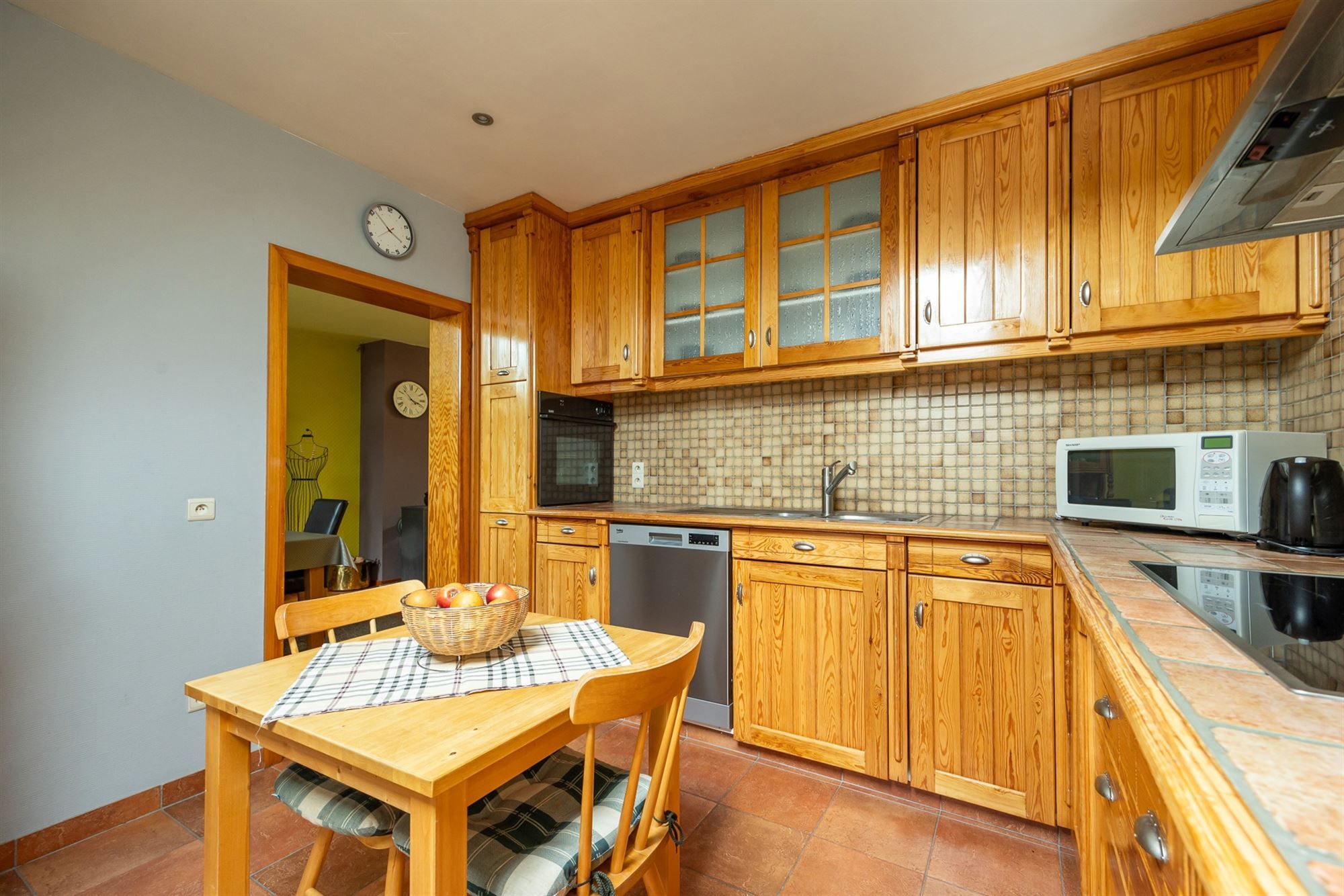 Ruime woonst, polyvalente ruimte, studio en garage foto 6