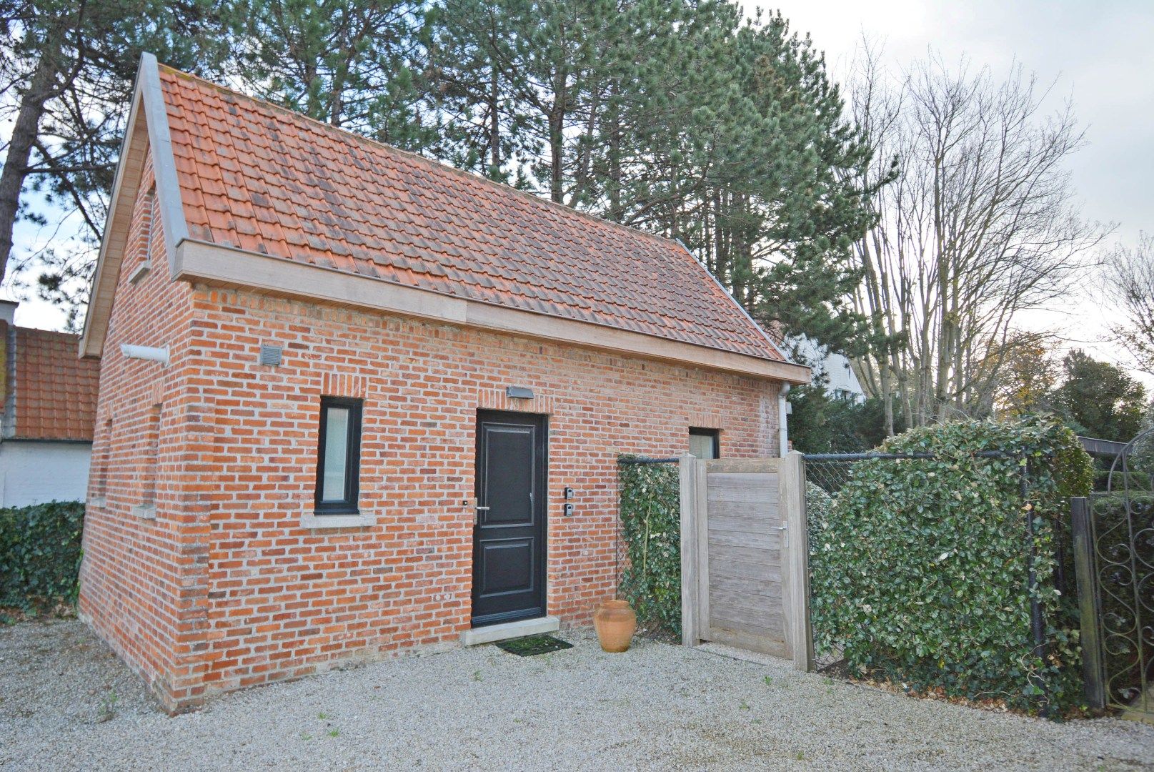 Charmante woning met tuin, terras en 2 slaapkamers. foto 11