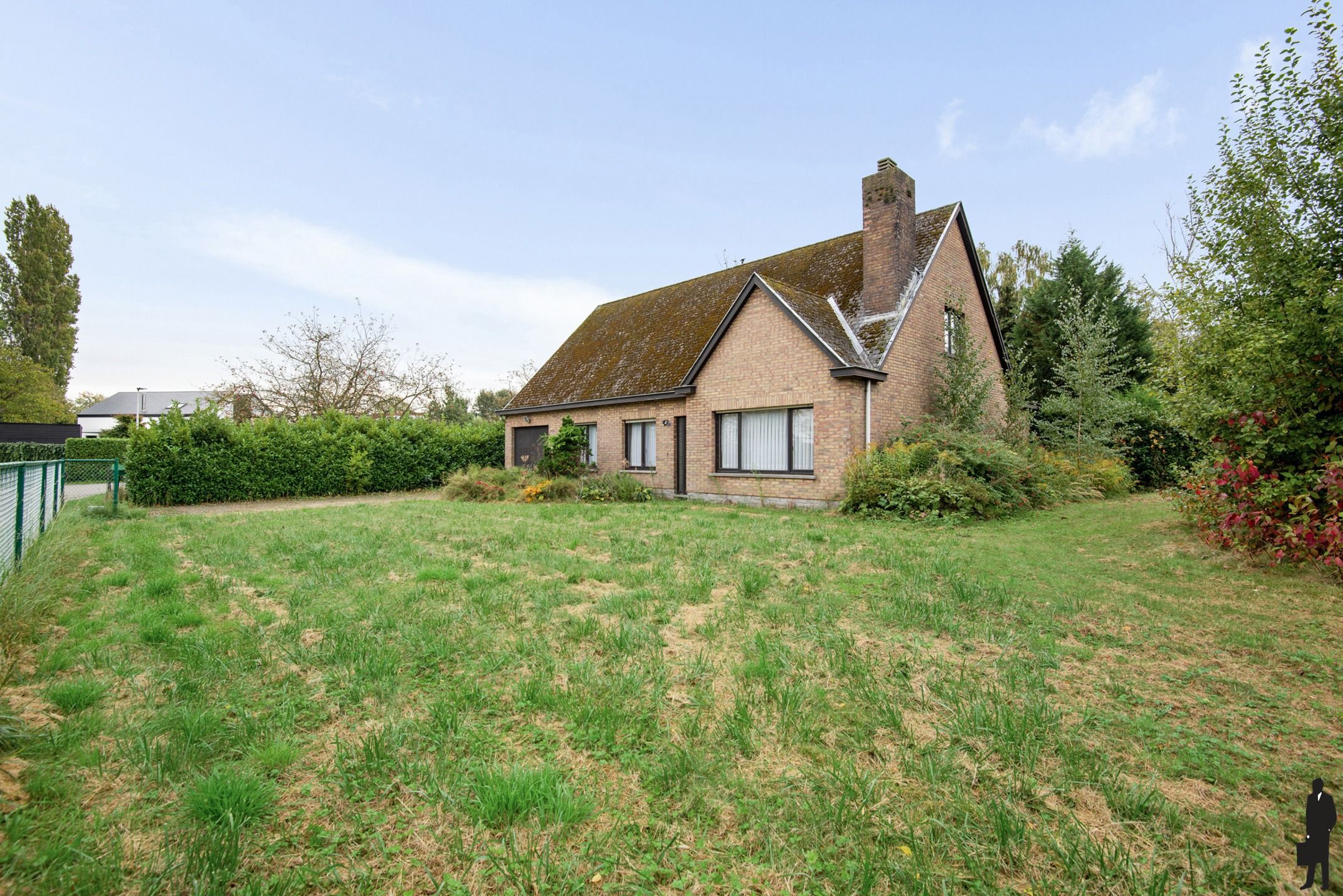 Rustig gelegen laagbouwwoning met 2 slpks & bureau op 1515m² foto {{pictureIndex}}