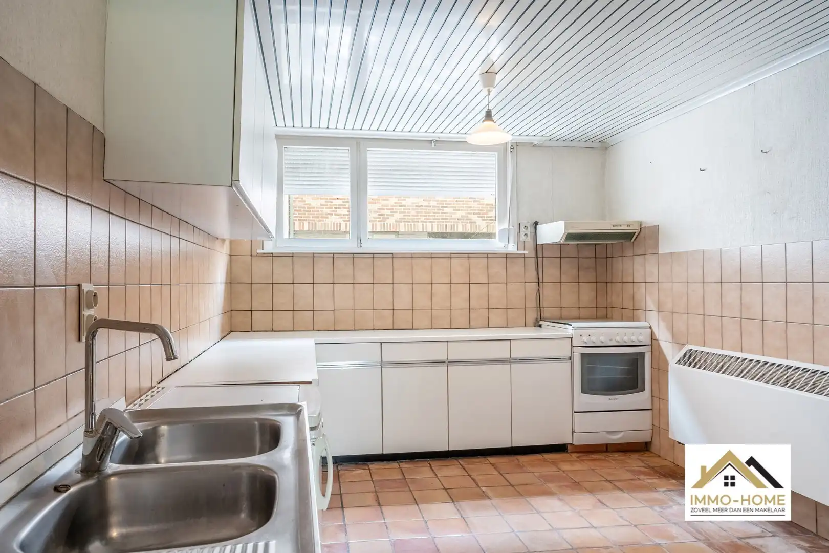 Op te frissen woning op topligging in centrum Lochristi!  foto 12