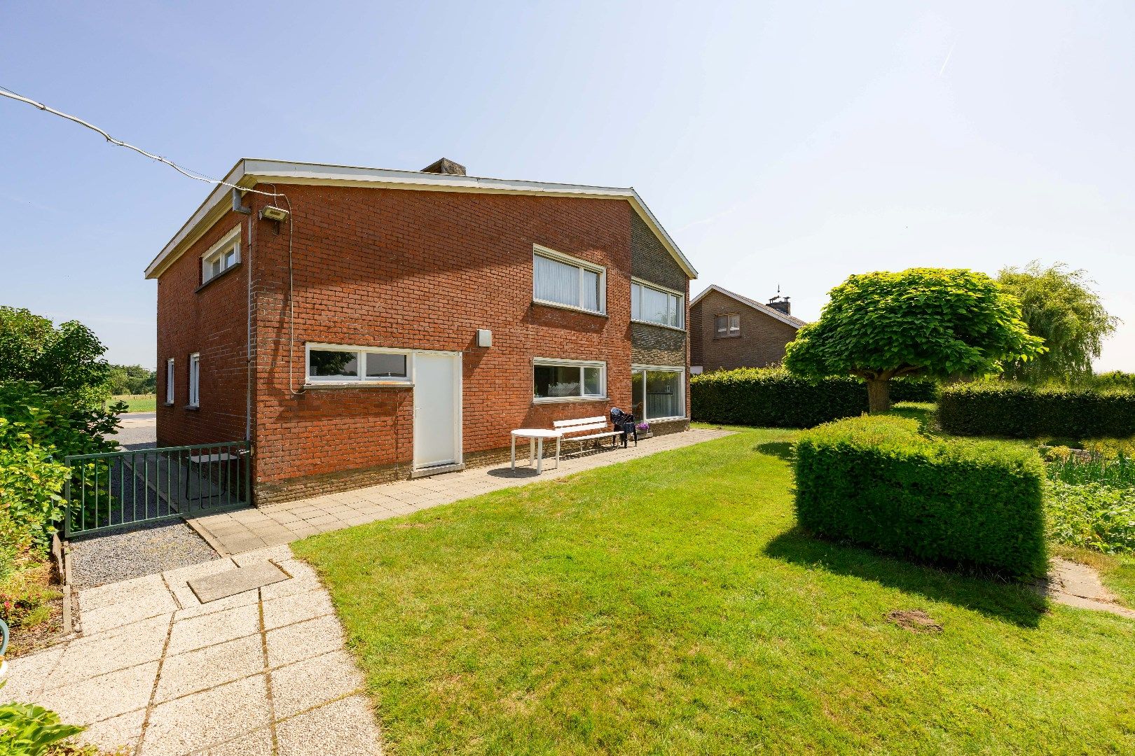 ZEER RUIME ALLEENSTAANDE WONING OP 627 m² | 5 SLPKS  foto 2