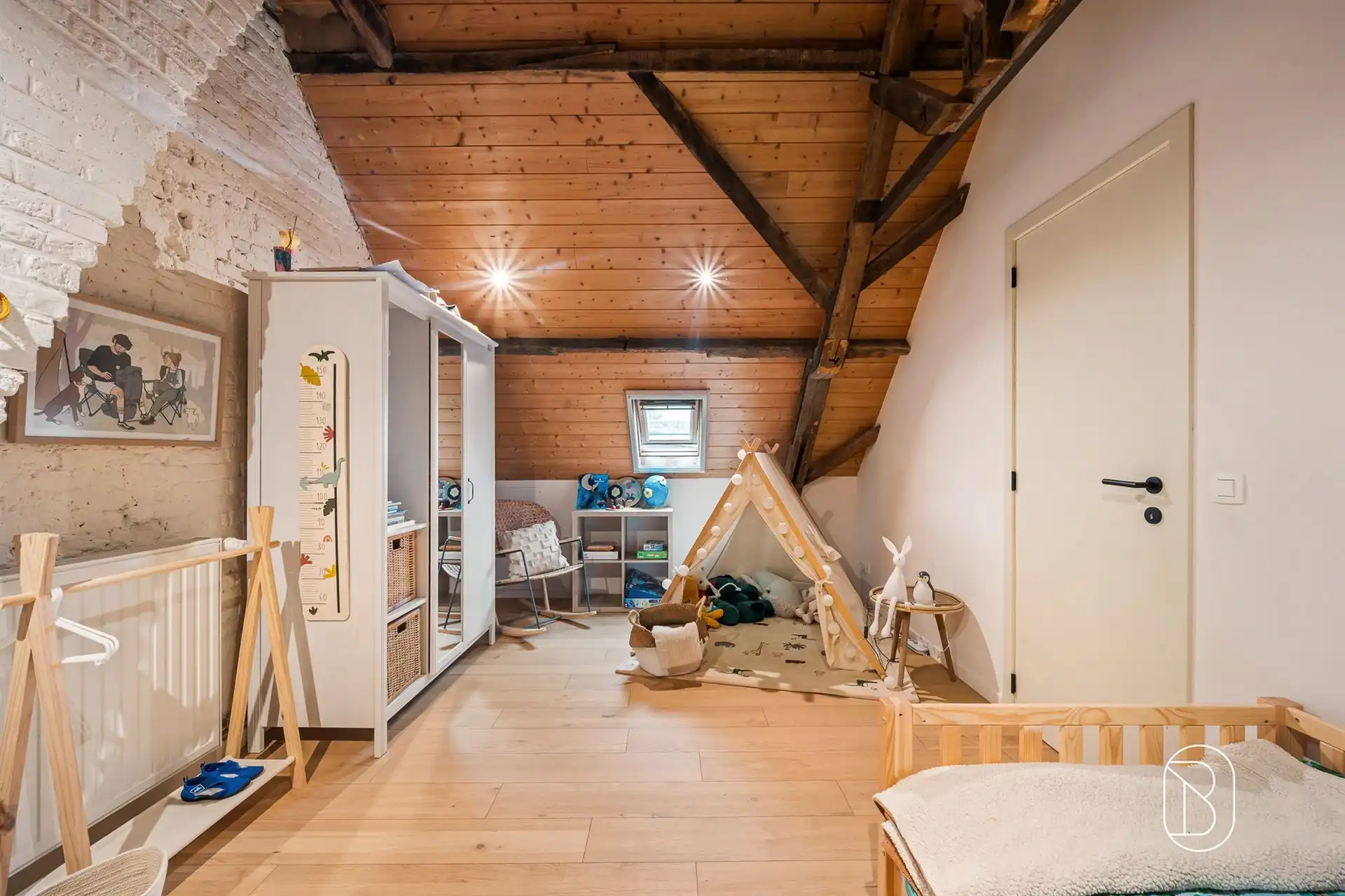 Charmante woning met grote tuin en bijgebouw foto 9