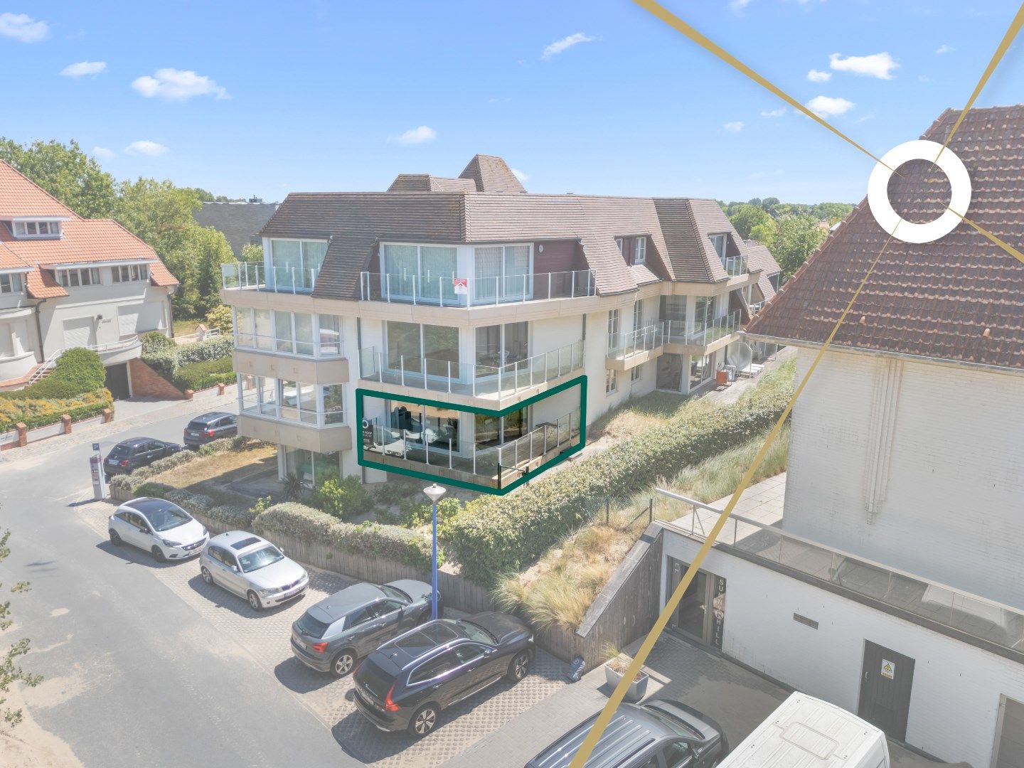 Uniek 2 slaapkamer appartement met zicht op zee en duinen foto {{pictureIndex}}