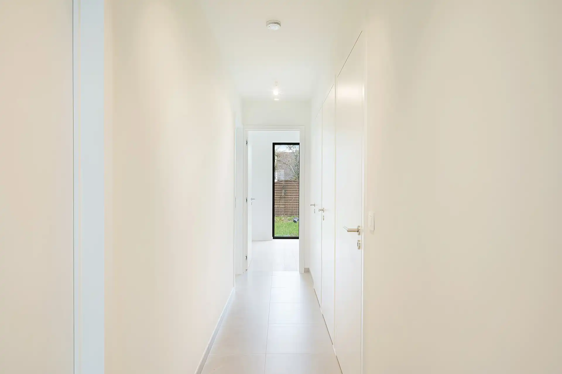 Architecturale BEN-woning met uitzonderlijke leefruimte en zonovergoten terrassen foto 17