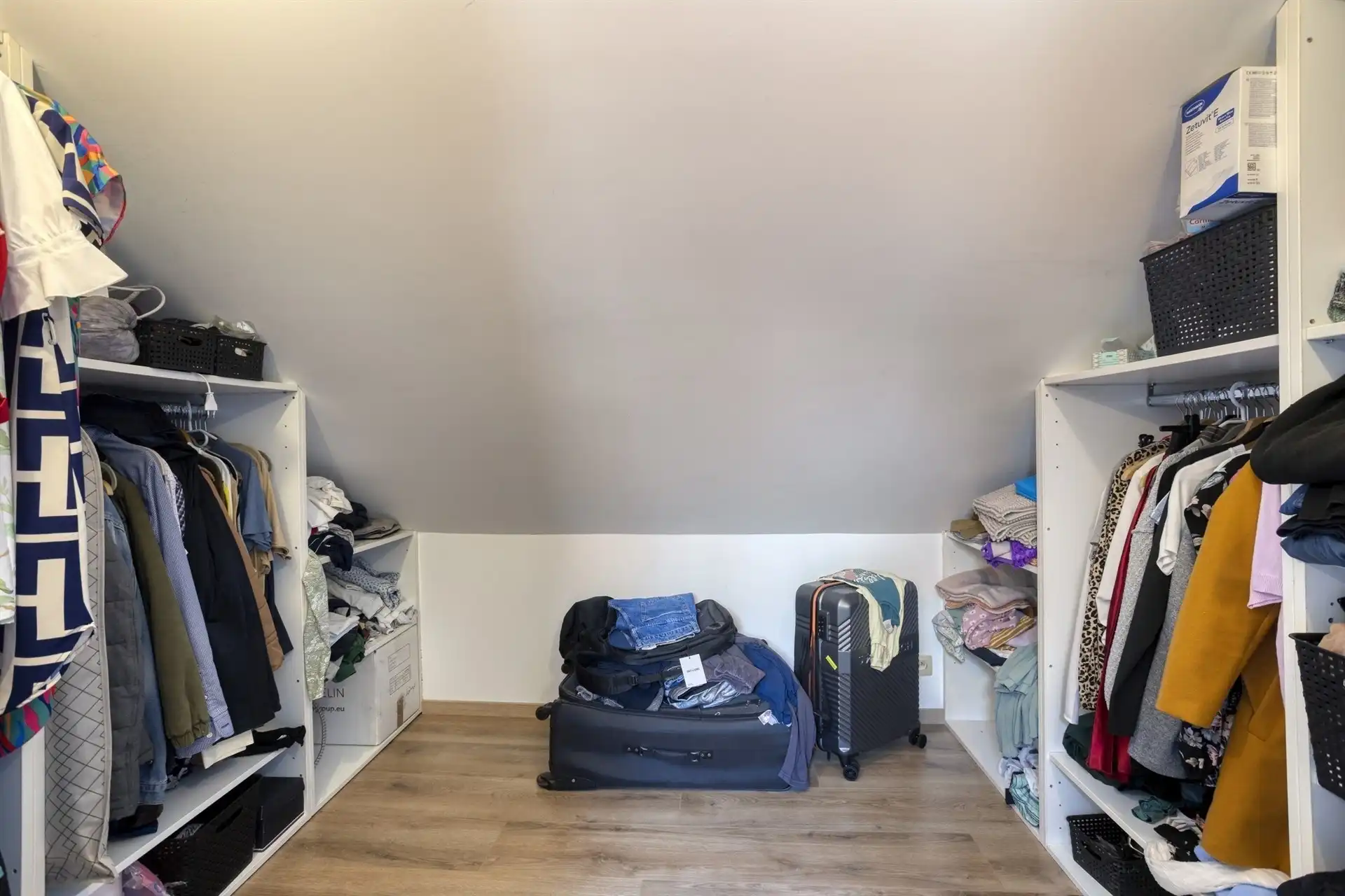 Woning met overvloed aan ruimte en potentieel foto 16