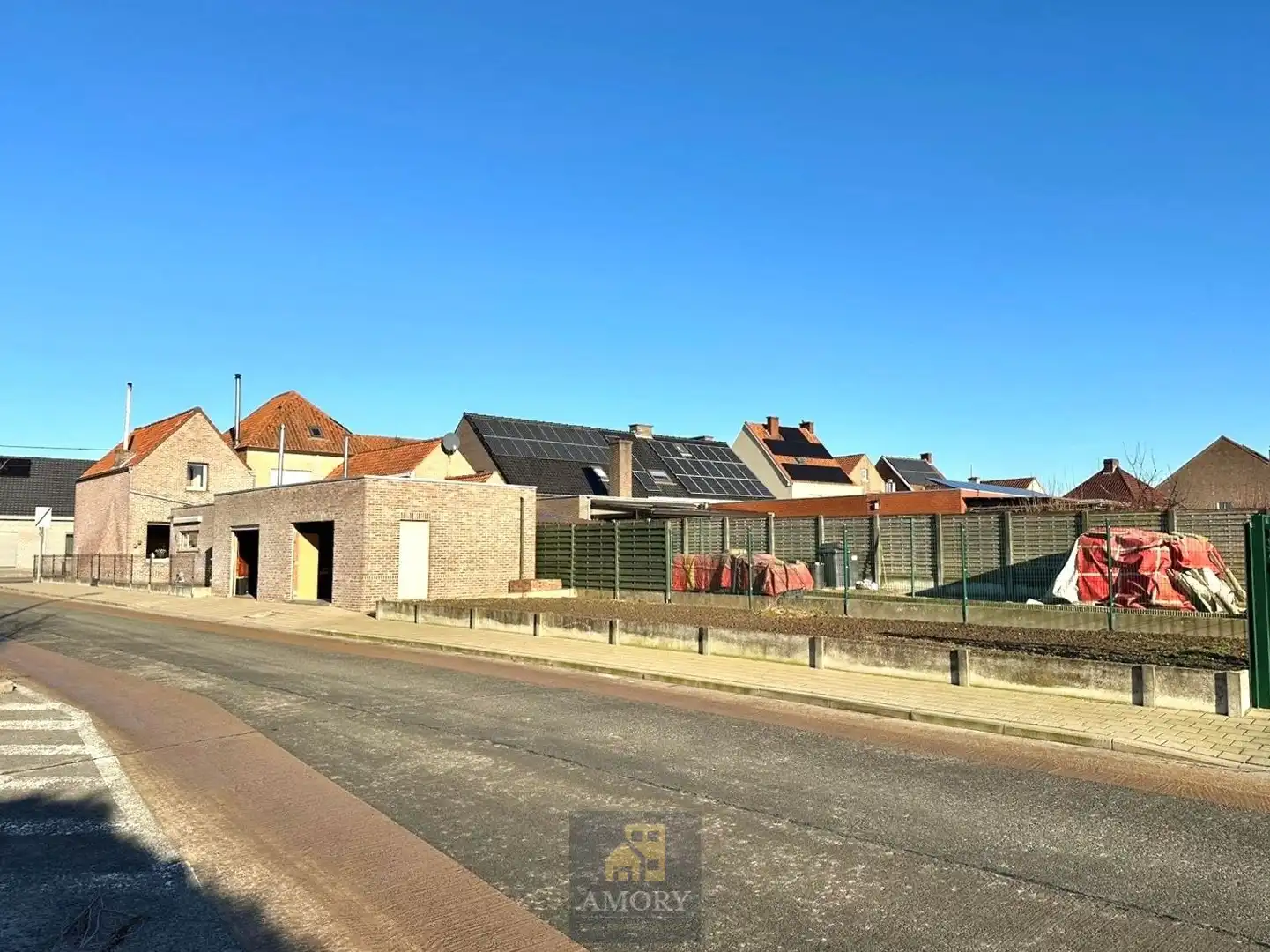 Halfopen woning met dubbele garage foto 16