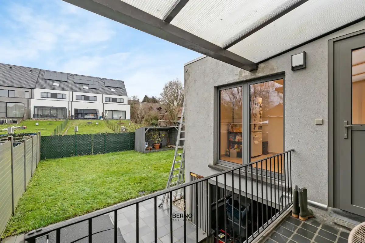 Instapklare halfopen bebouwing met ruime kelder foto 19