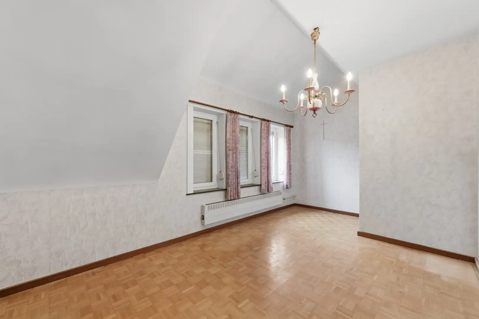 Te renoveren open bebouwing met veel ruimte en oppervlakte te Lubbeek foto 15