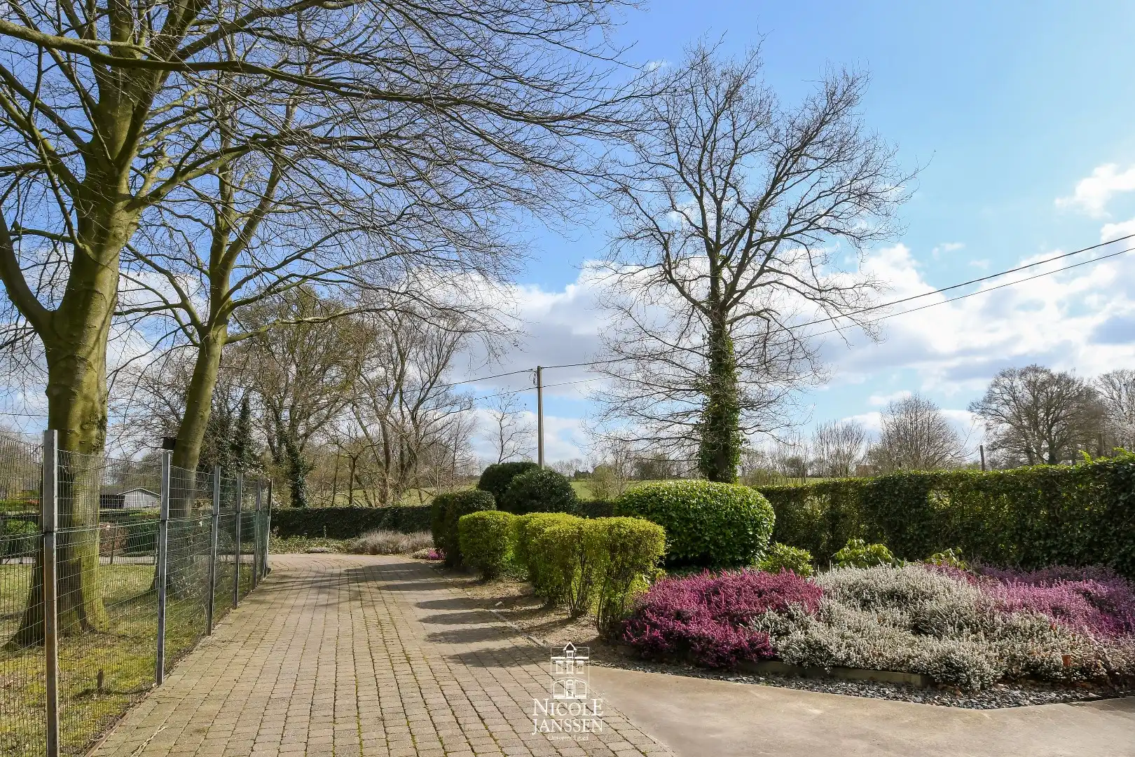 Ruime villa op een royaal perceel foto 34