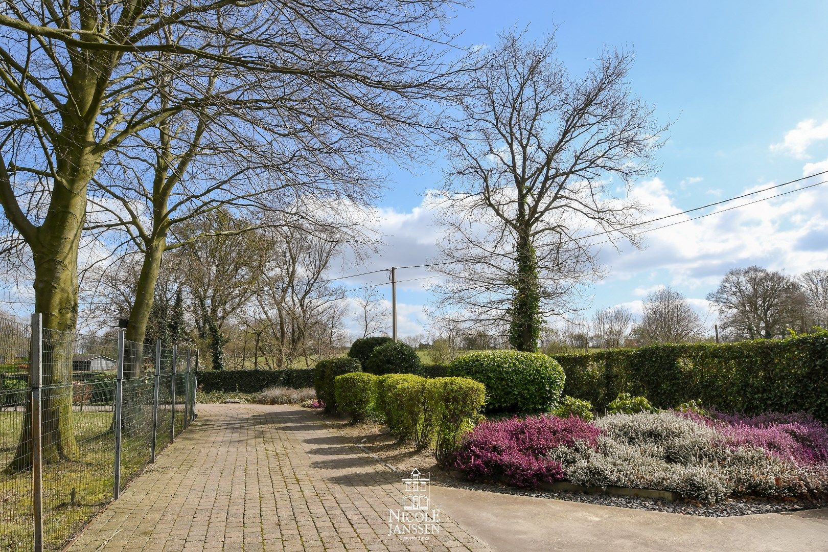 Ruime villa op een royaal perceel foto 34