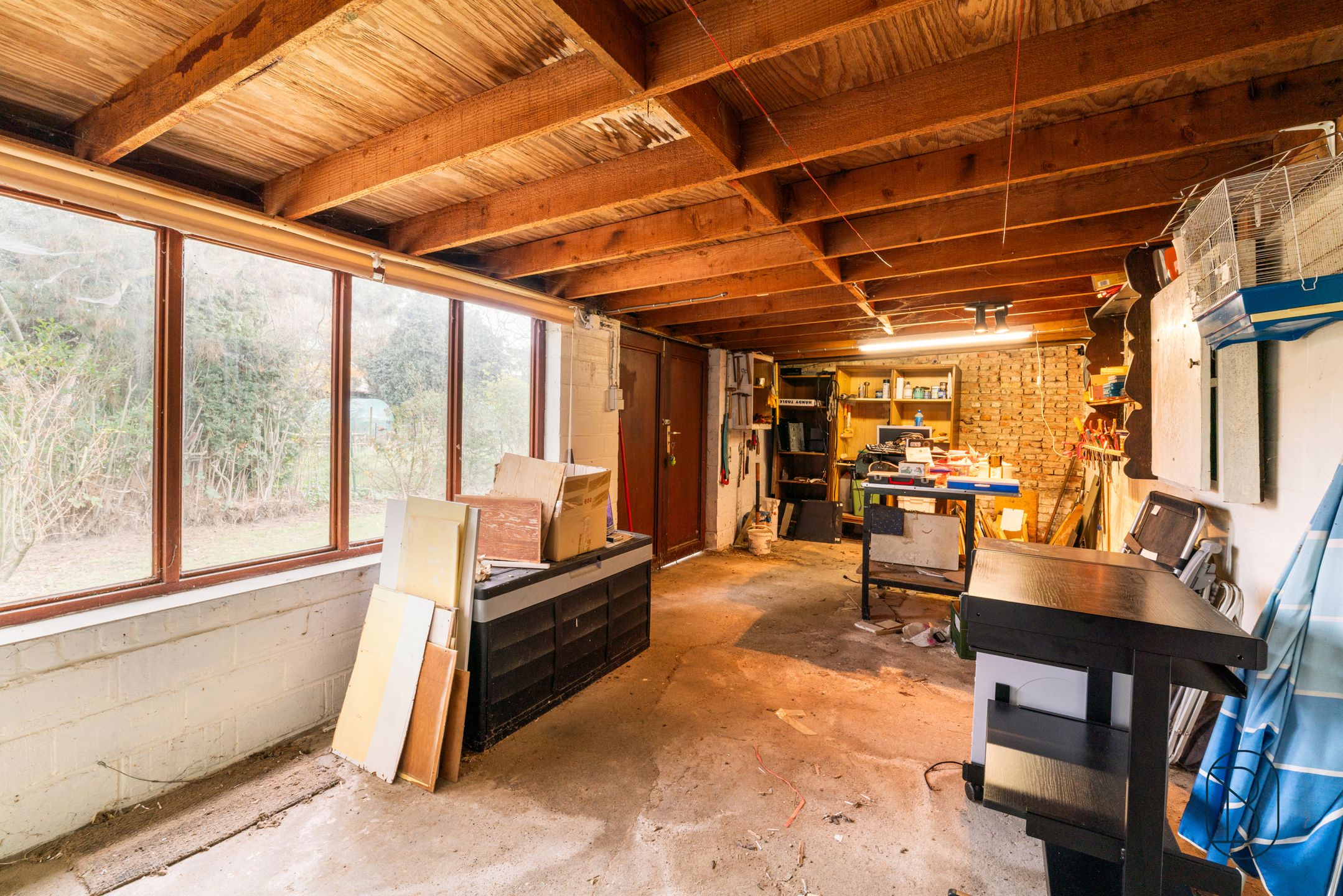 Topgelegen opbrengsteigendom met garage en grote tuin foto 19