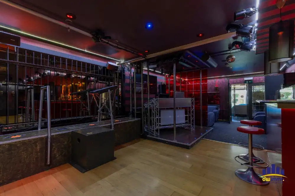 Ter overname: Volledig ingerichte club met horecafaciliteiten in Gent-Drongen foto 6