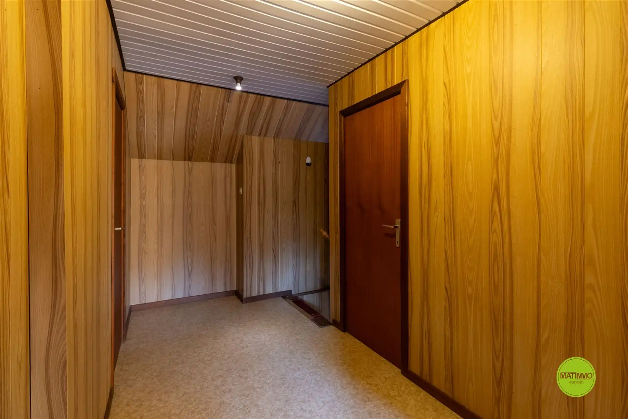 Ruime open bebouwing met 6 slaapkamers op 750 m2 grond foto 27