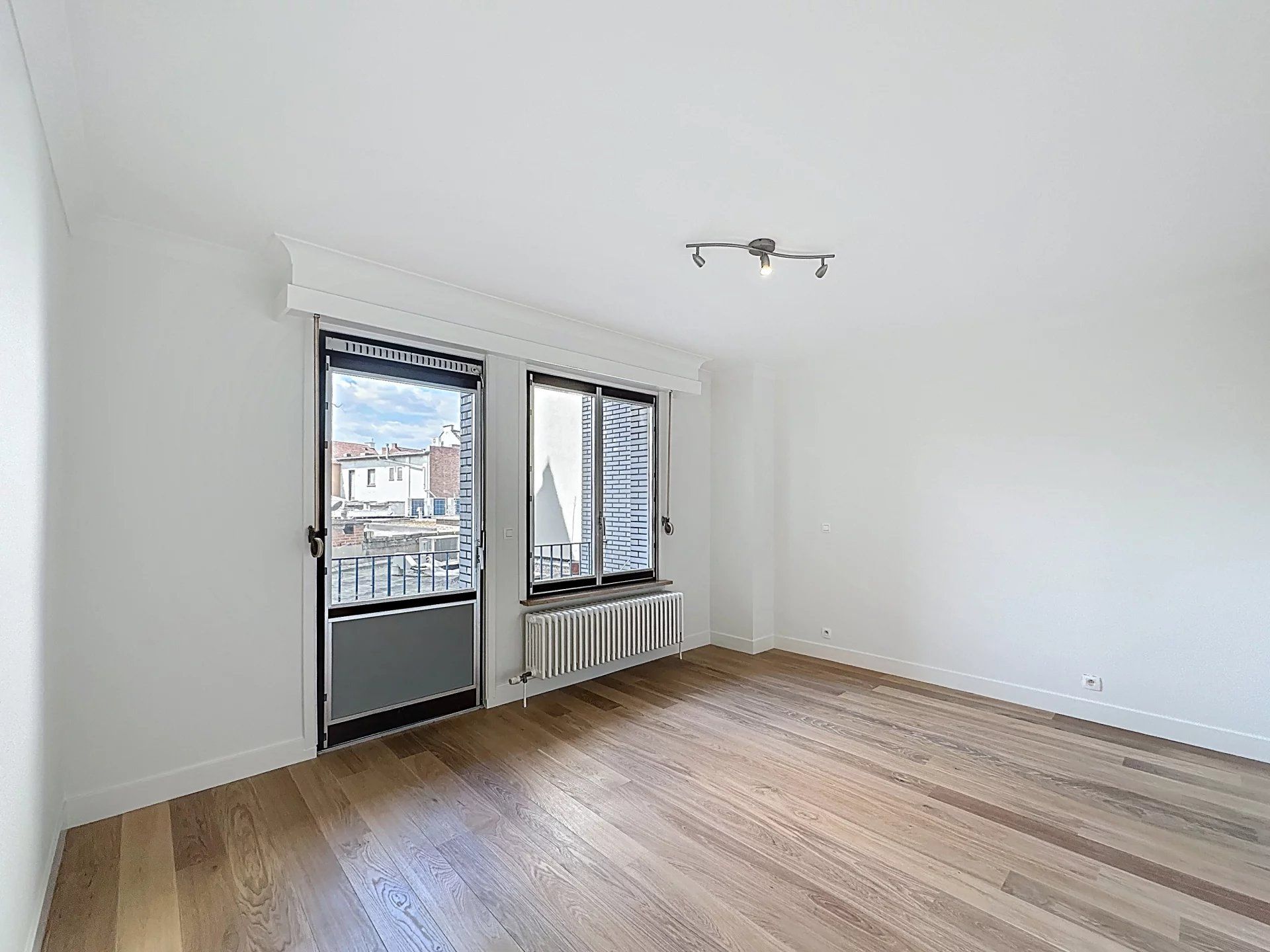 Gerenoveerd appartement in het centrum van Mol met 2 slaapkamers en terras. foto 11