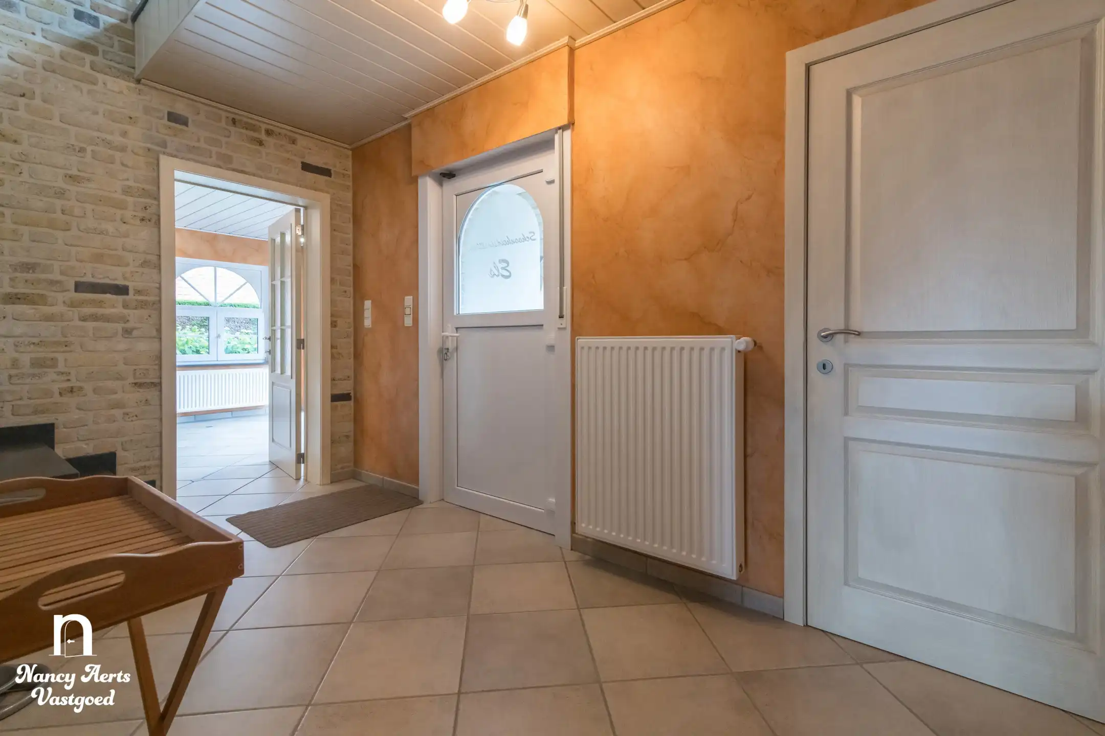 Ruime villa met praktijkruimte, kelder en zonnige tuin foto 53