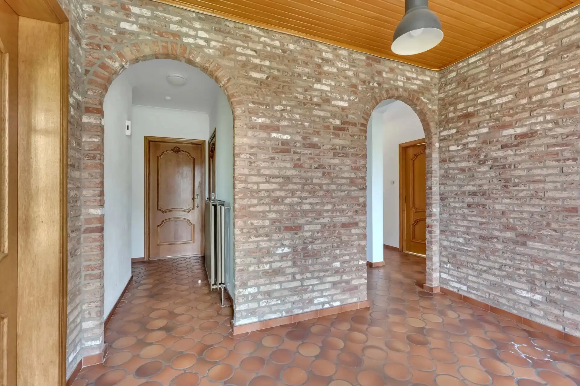 Vrijstaande, gelijkvloerse woning met zolder en kelder foto 3