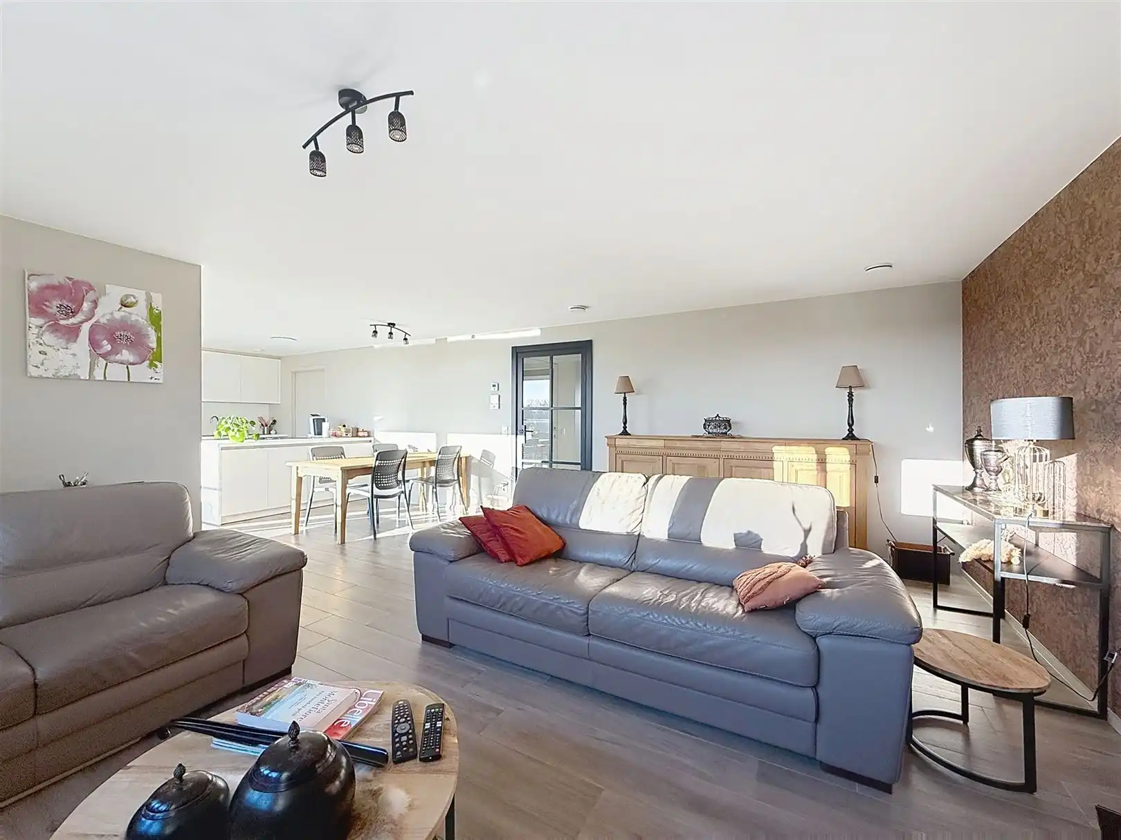 Instapklaar APP met terras, 2 slpks, kelder en autostpl foto 10