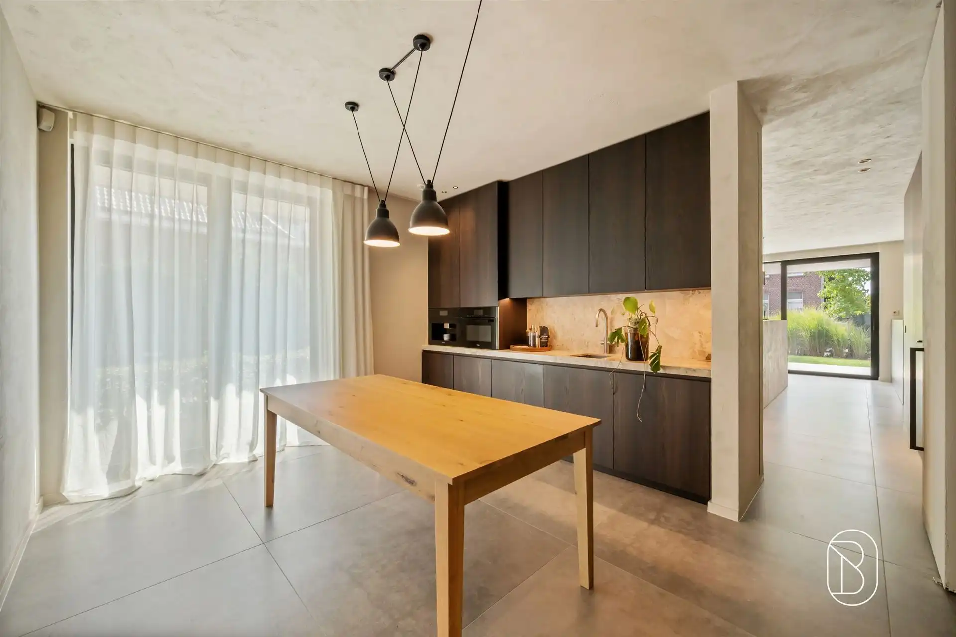 Luxueus afgewerkte kantoorruimte foto 15
