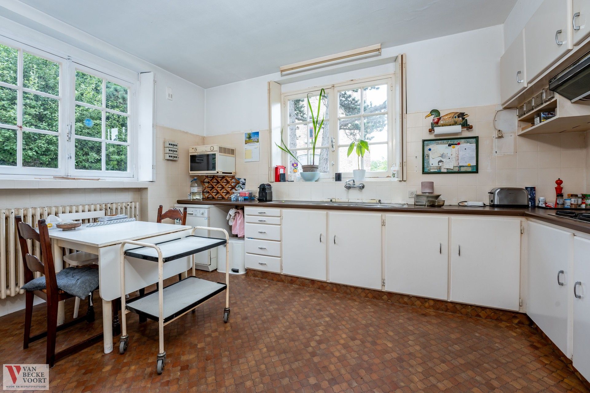 Karaktervolle landhuis op een prachtig domein van 2.030m² foto 4