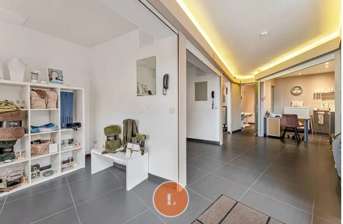 Handelspand op topligging in Menen foto 3