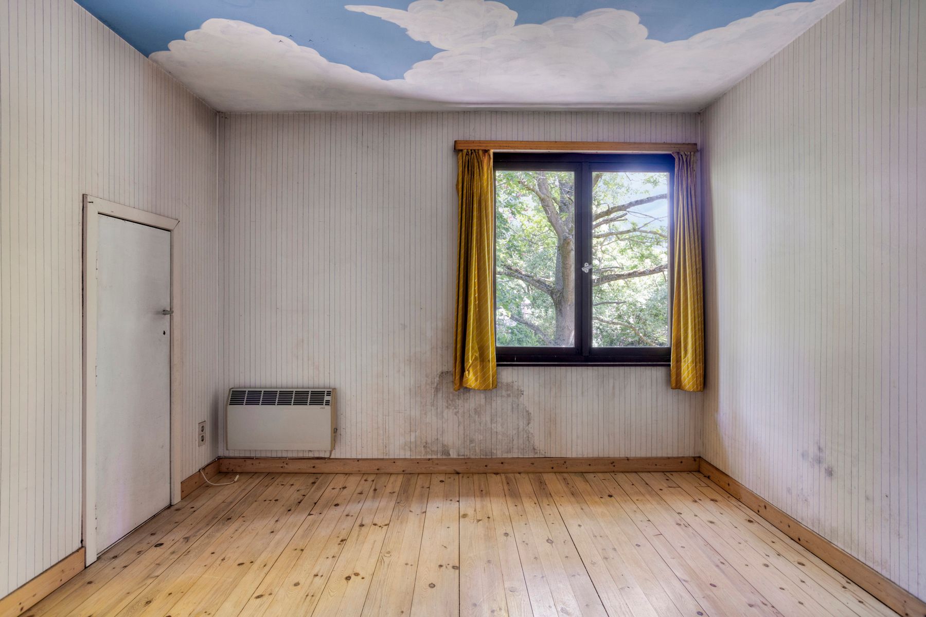 Te renoveren villa op 26a met 5 slaapkamers + praktijkmog. foto 16