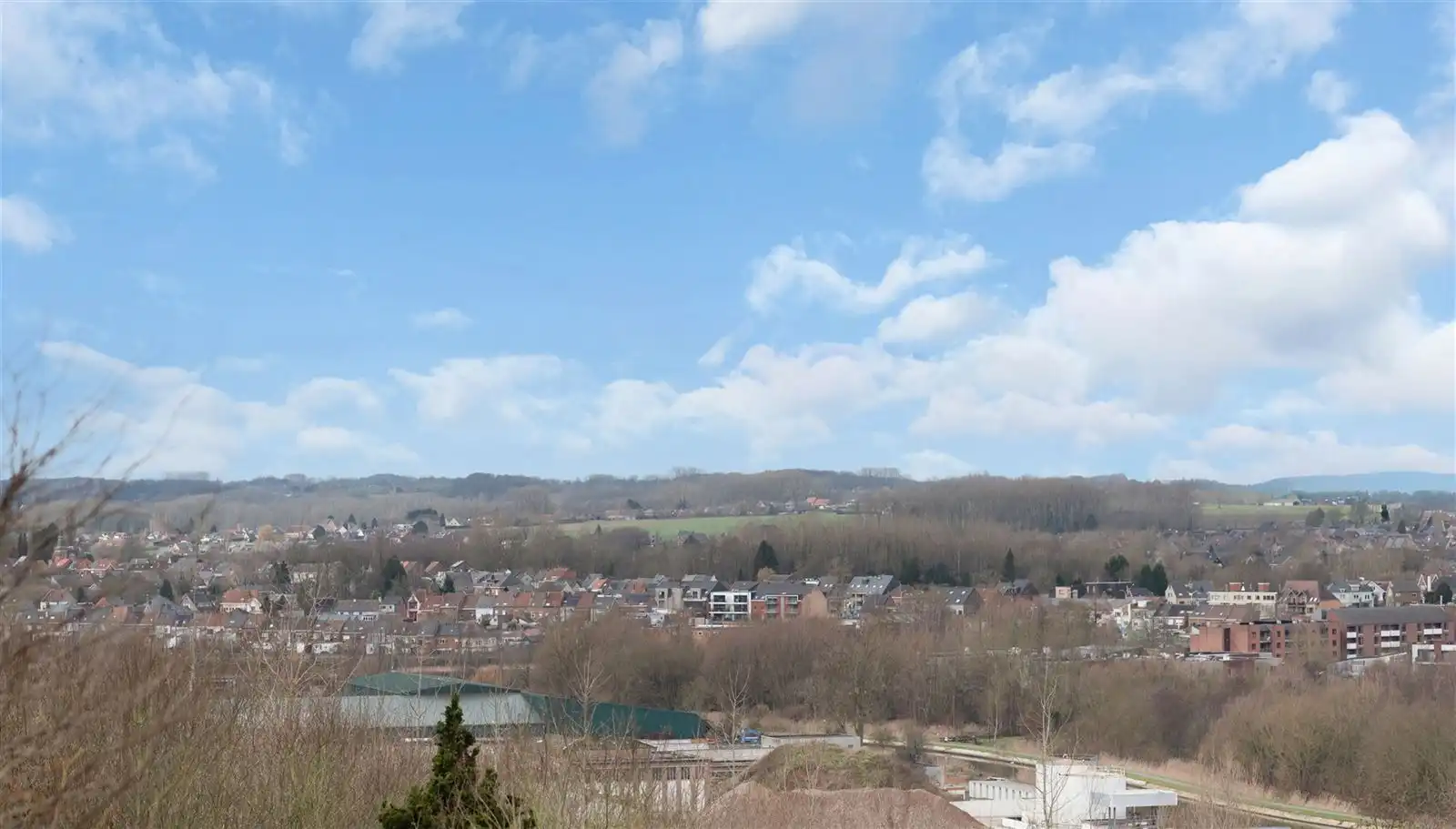 Instapklare volledig vernieuwde gezinswoning met tuin op 4are60 foto 27