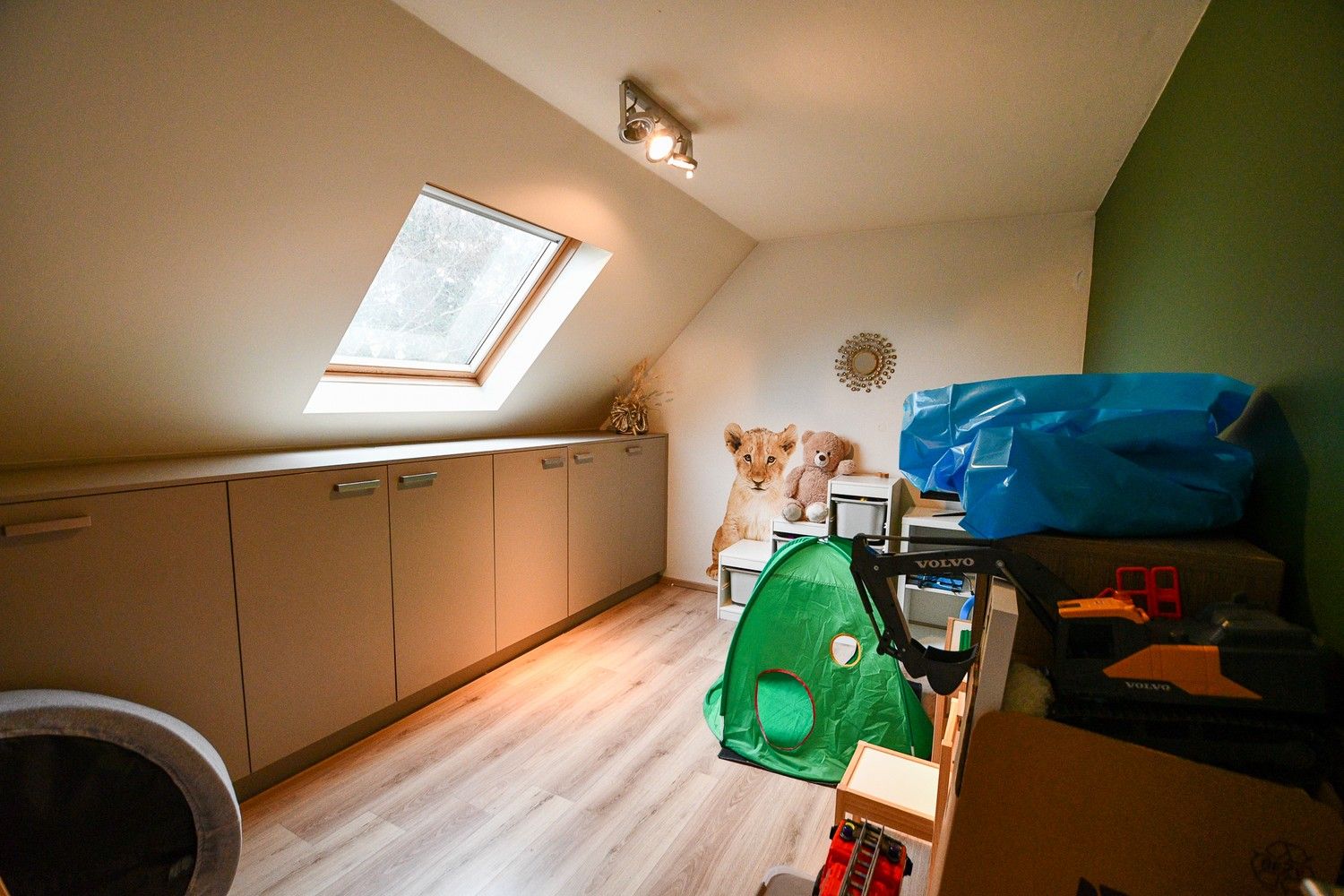 Ruime gezinswoning met onderhoudsvriendelijke tuin foto 12