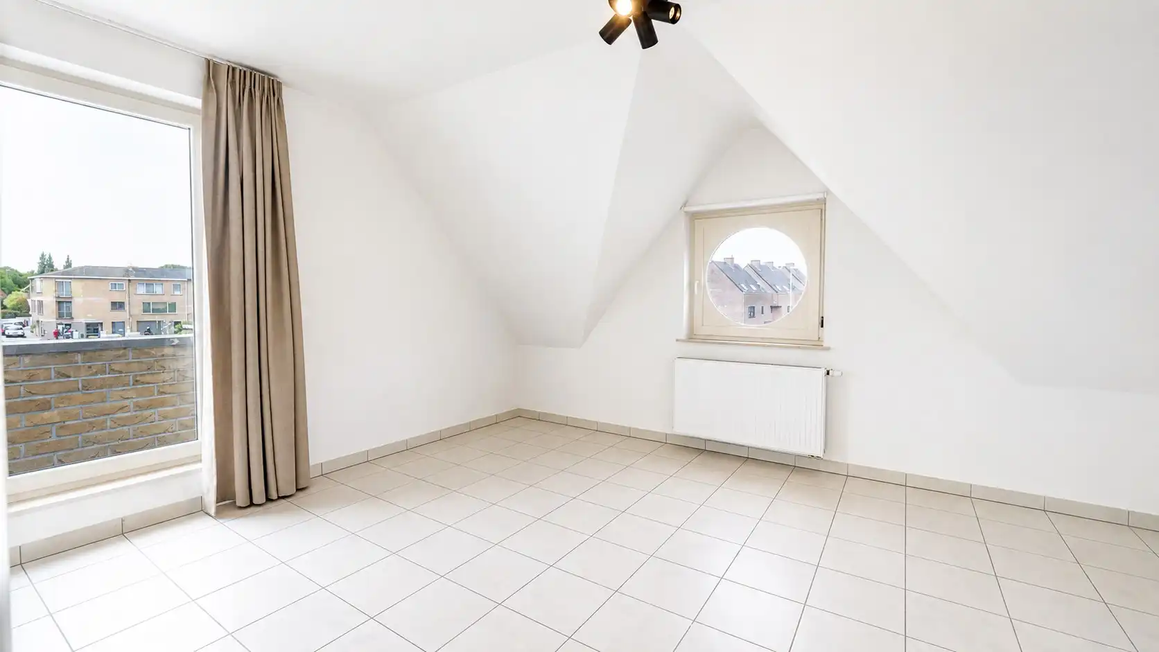Volledig opgefriste halfopen bebouwing met tuin te Hamme foto 8