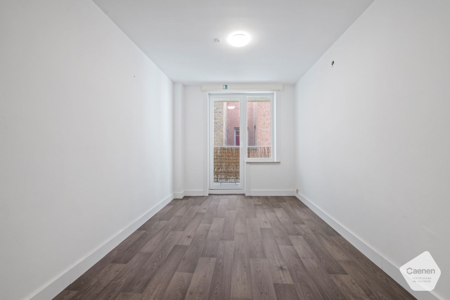 Te renoveren twee slaapkamer appartement vlakbij het strand foto 9