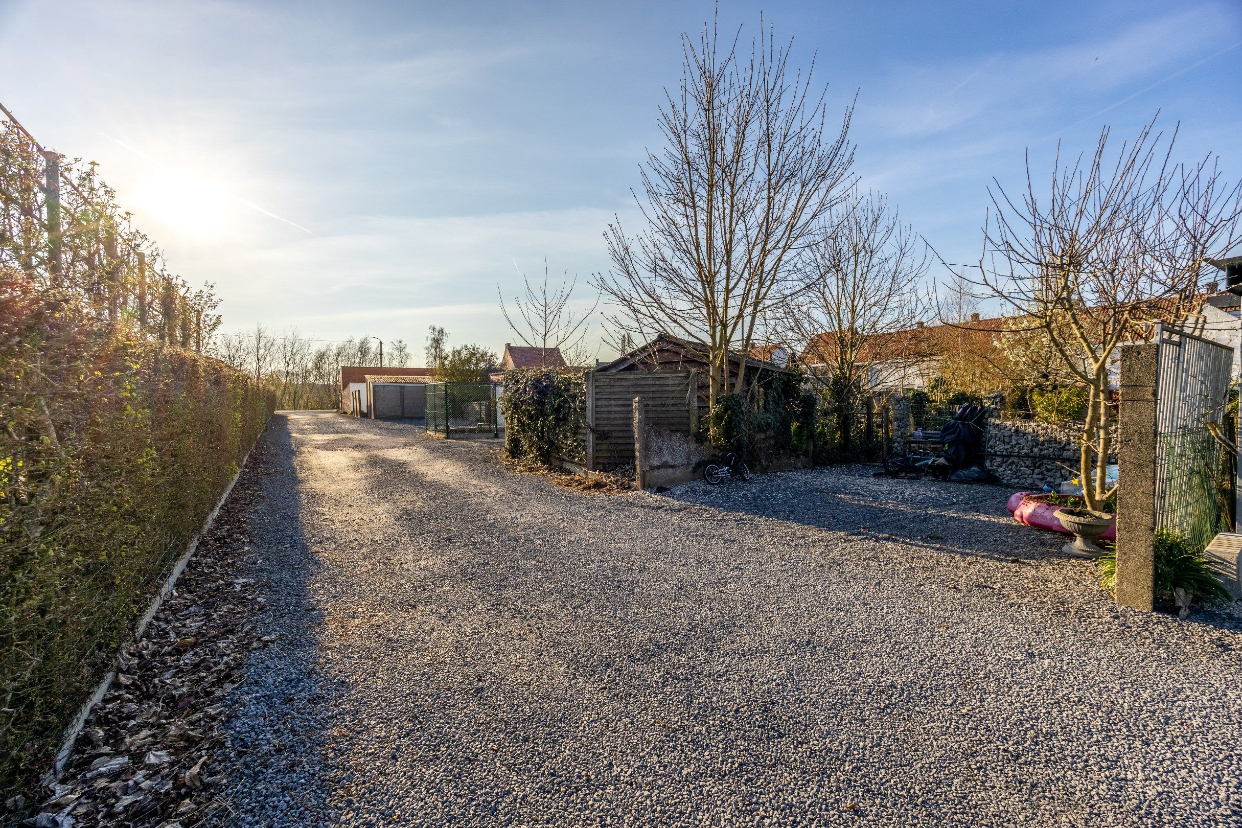 CHARMANTE GEZINSWONING MET MAGAZIJN EN UITWEG foto 25