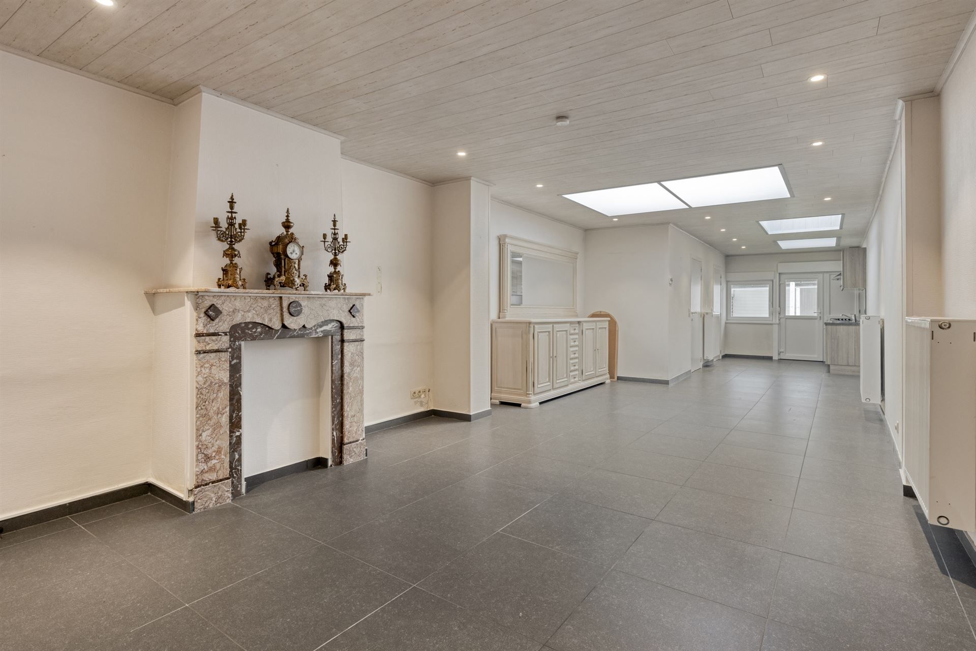 Verzorgde rijwoning, goed bereikbaar. foto 4