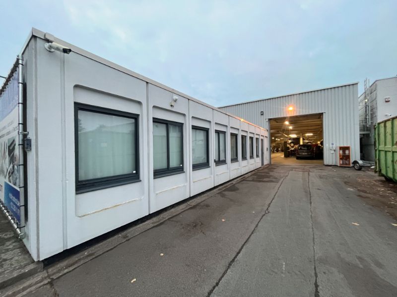 Magazijn te huur foto 3