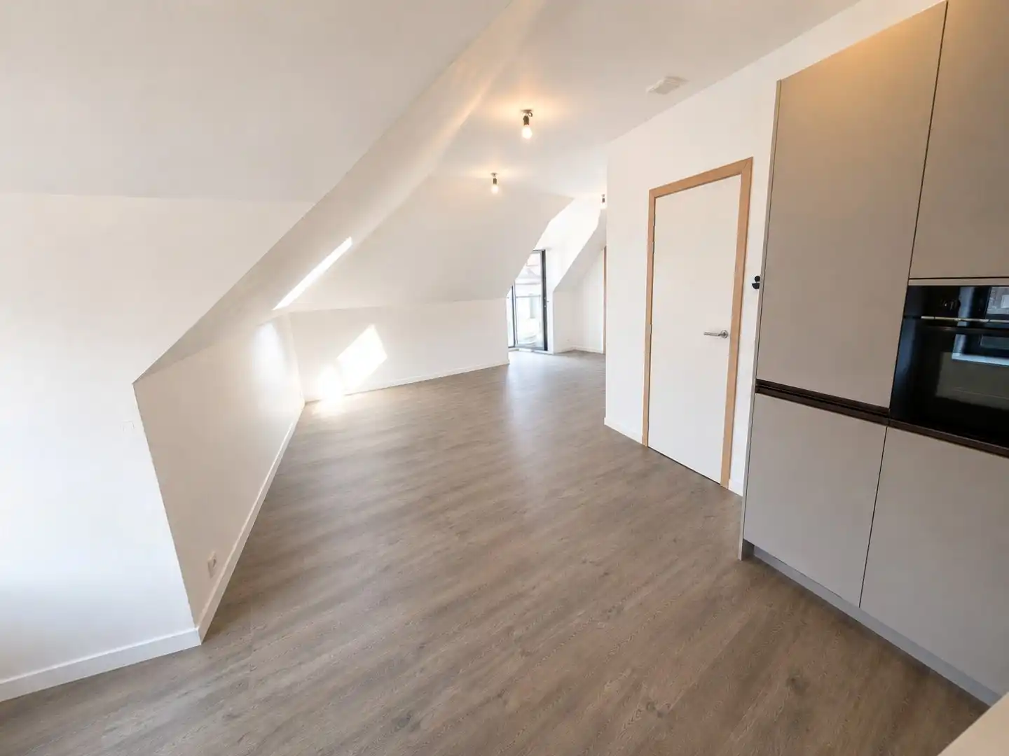 Hip appartement met loftvibes - Pius X foto 10