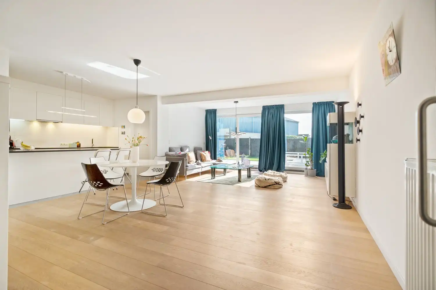 Instapklaar gelijkvloers appartement met 3 SLPK en een ruim tuin/terras in Antwerpen! foto 2