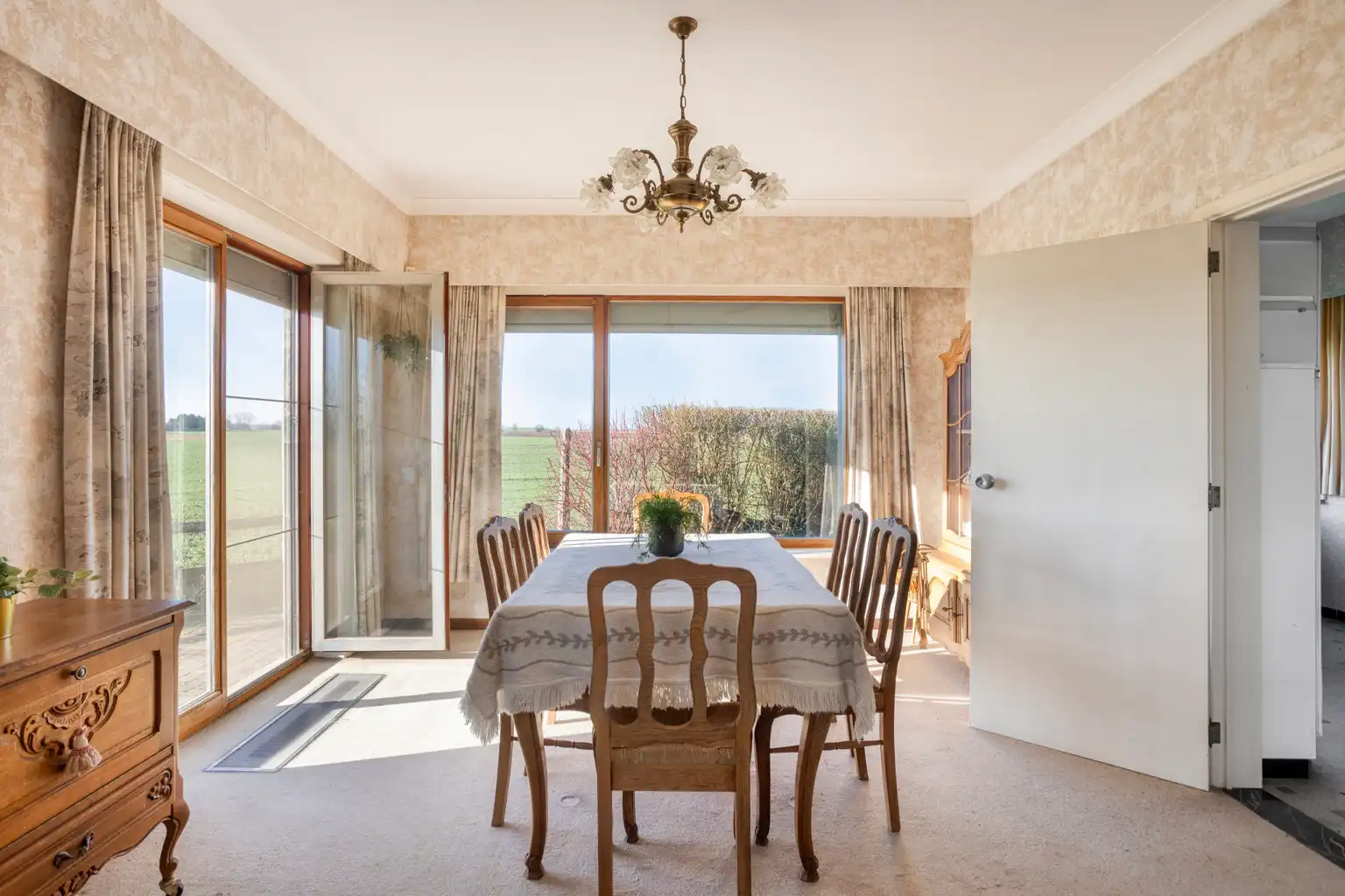 Bungalow op een unieke locatie foto 10