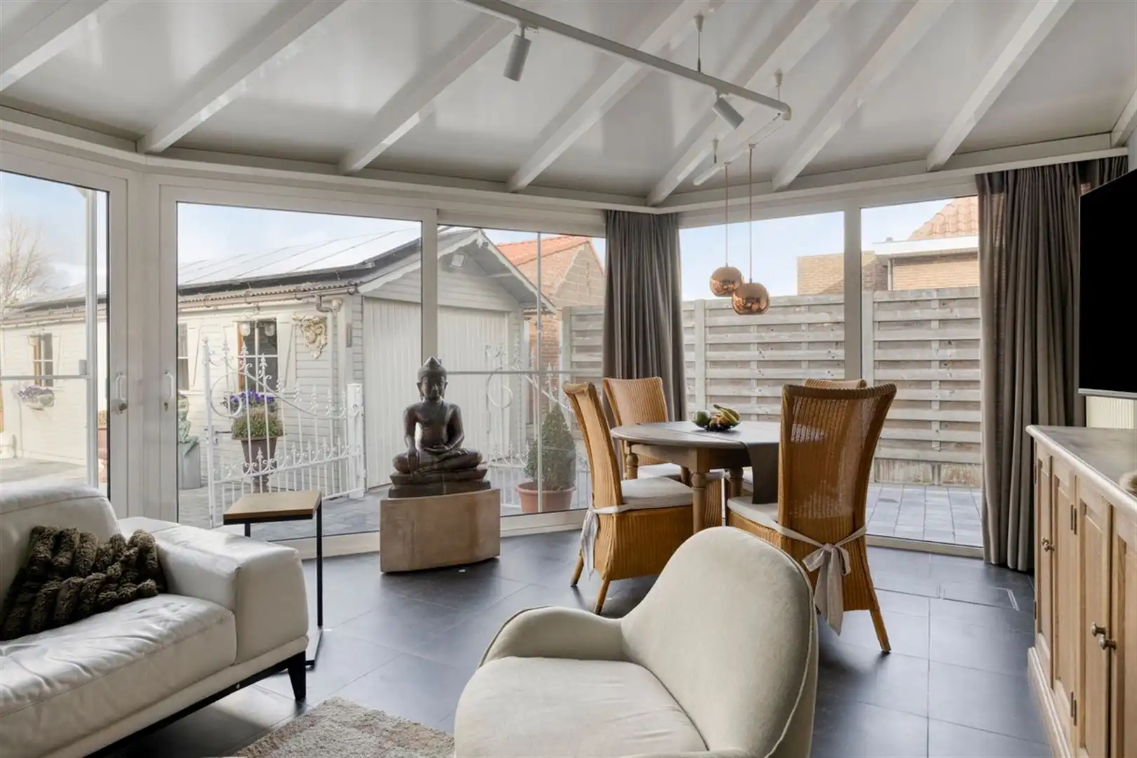 Goed onderhouden en mooi afgewerkte woning op een toplocatie te Oostakker.  foto 12