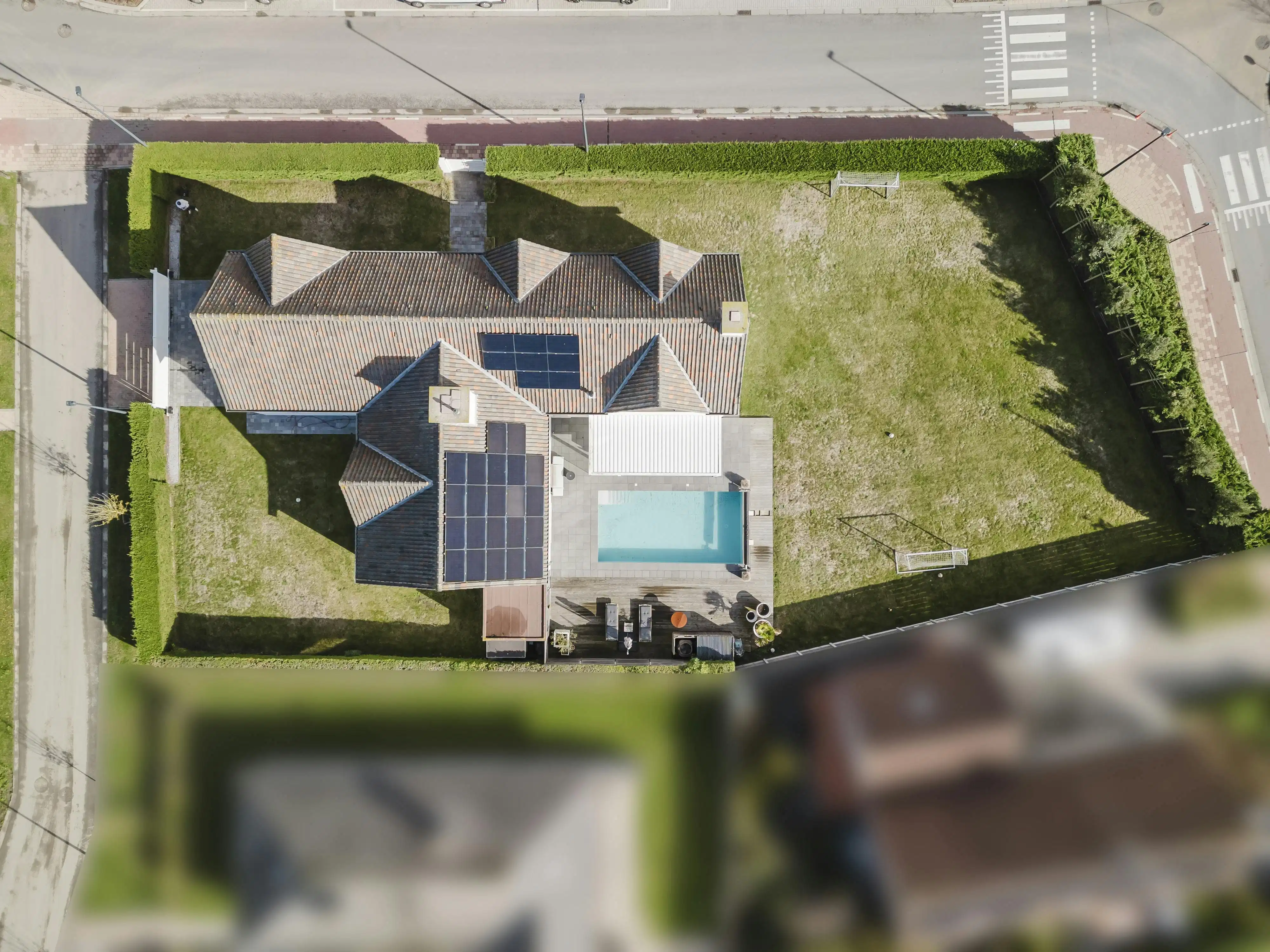 Luxueuze alleenstaande villa met zwembad te koop te Blankenberge foto 24