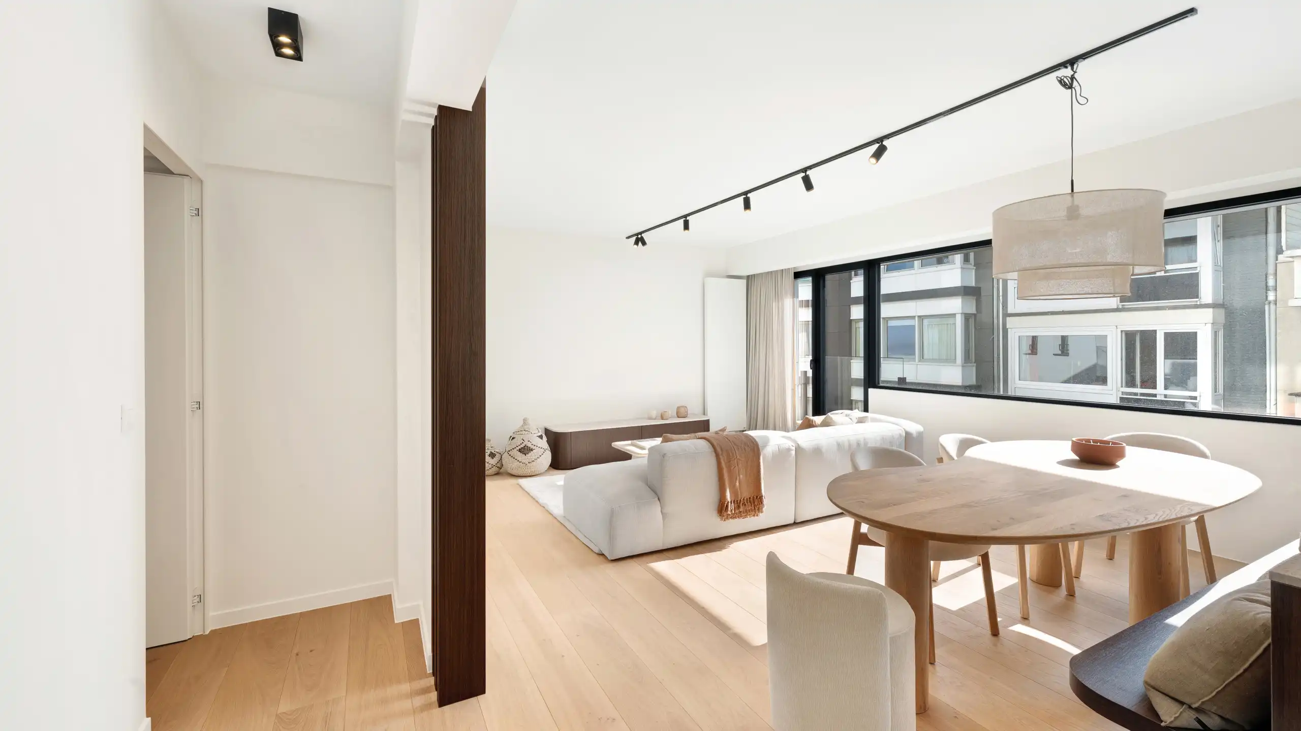 Lichtrijk appartement in hartje Zoute nabij Driehoeksplein foto 4