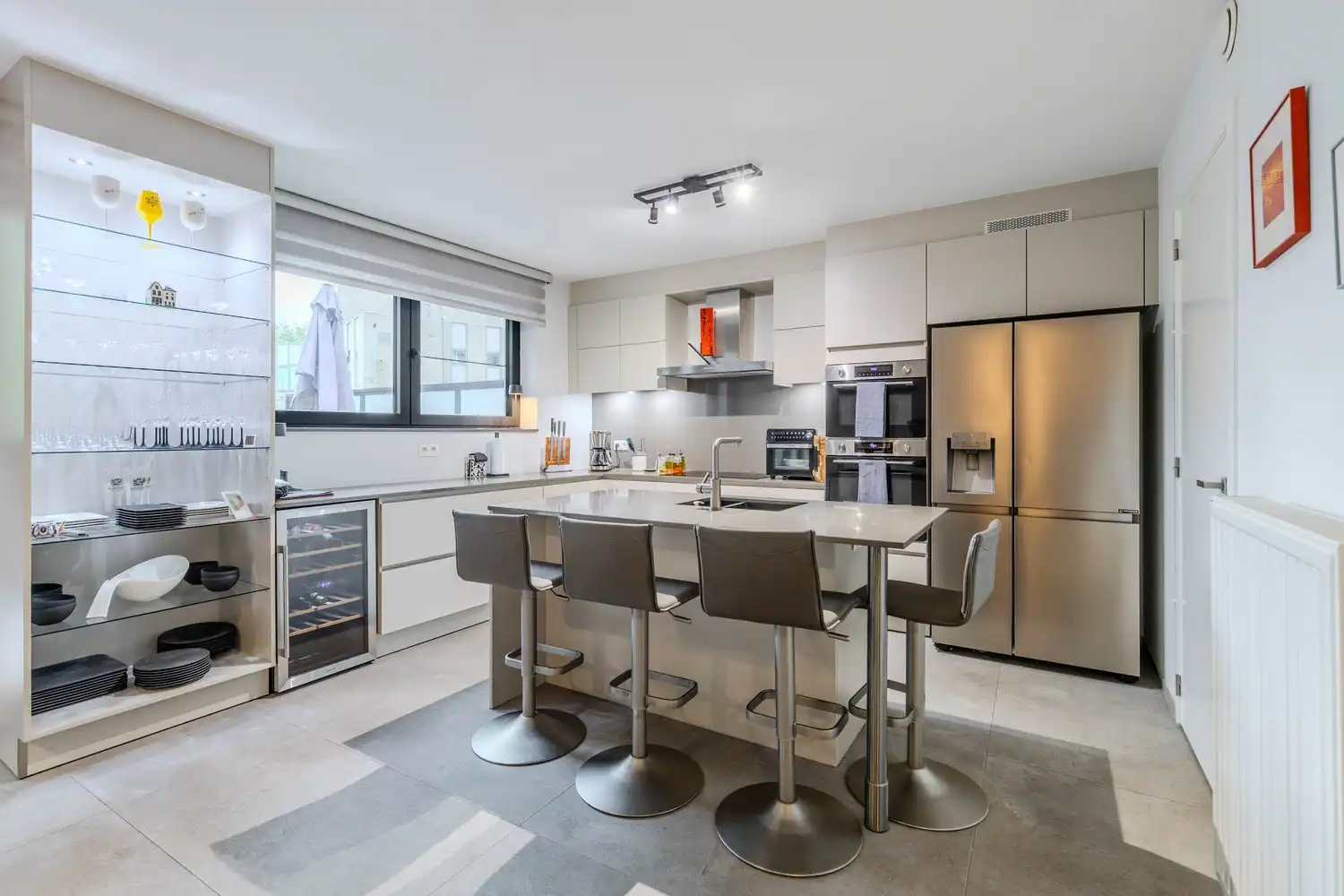 Stijlvol gelijkvloers 2-slaapkamerappartement met 2 badkamers, ruim terras en stadstuin in Lanaken foto 9